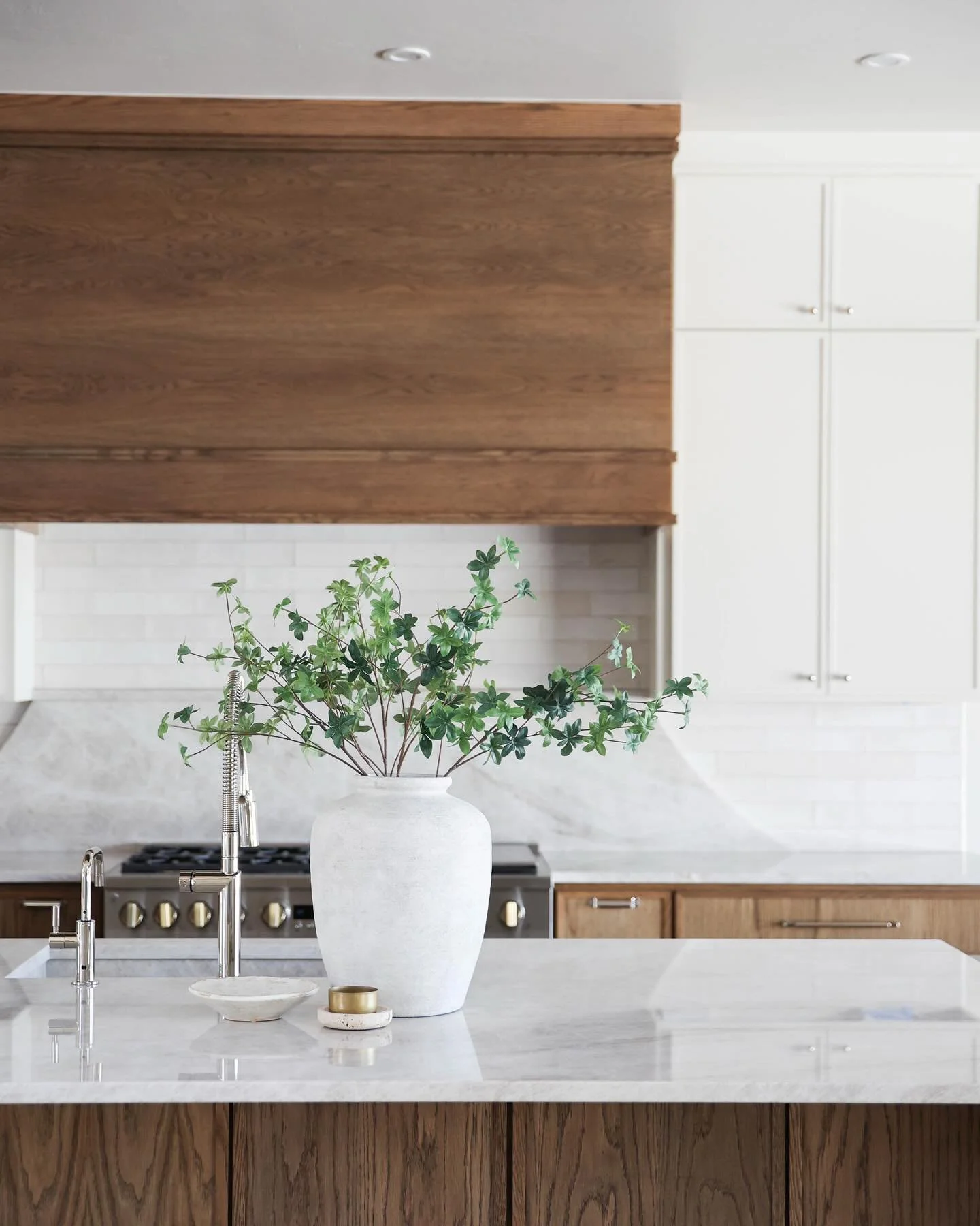 The heart of the home, the kitchen. We kept this kitchen simple and intentional, creating a space that feels calm, functional, and welcoming.

@loneoakhomes !!