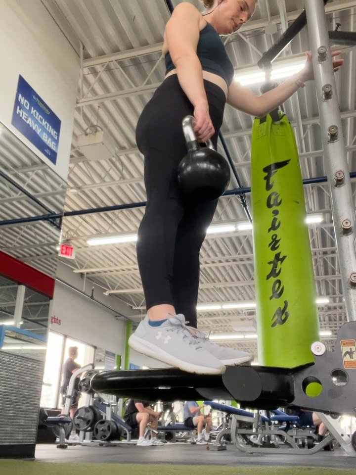 On the weekends I get to be my own patient!

Currently working on my hip strength and mobility and ribcage mechanics as I get deeper into running season. 

I&rsquo;ve stolen most of these exercises from @drbeckypelvicpt How To Treat the Pelvic Floor 