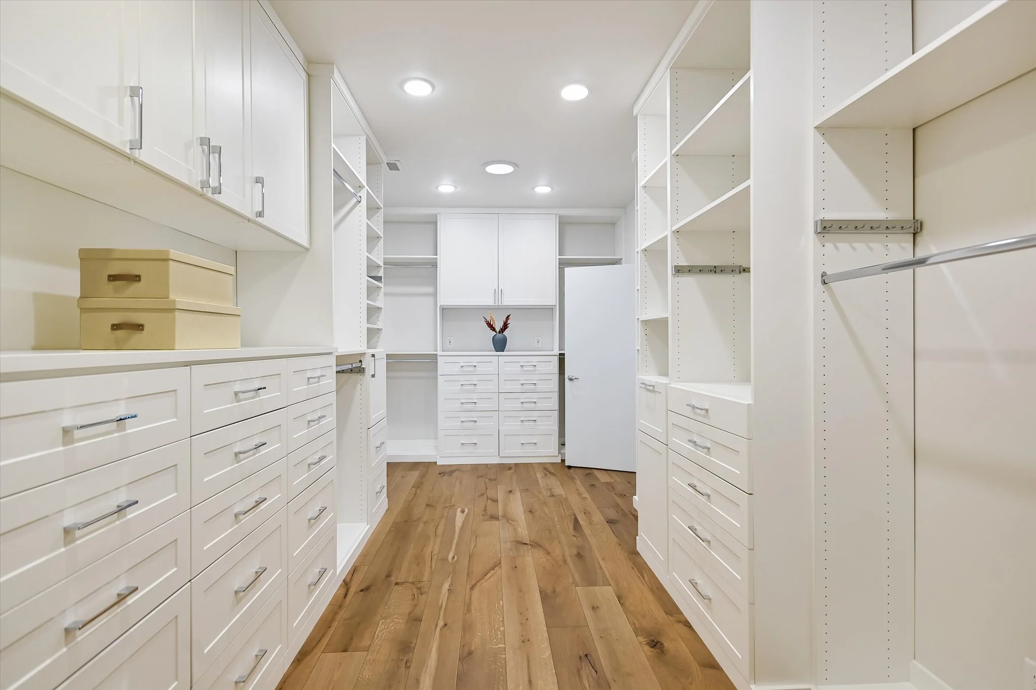 27-Main Bedroom Closet.jpg