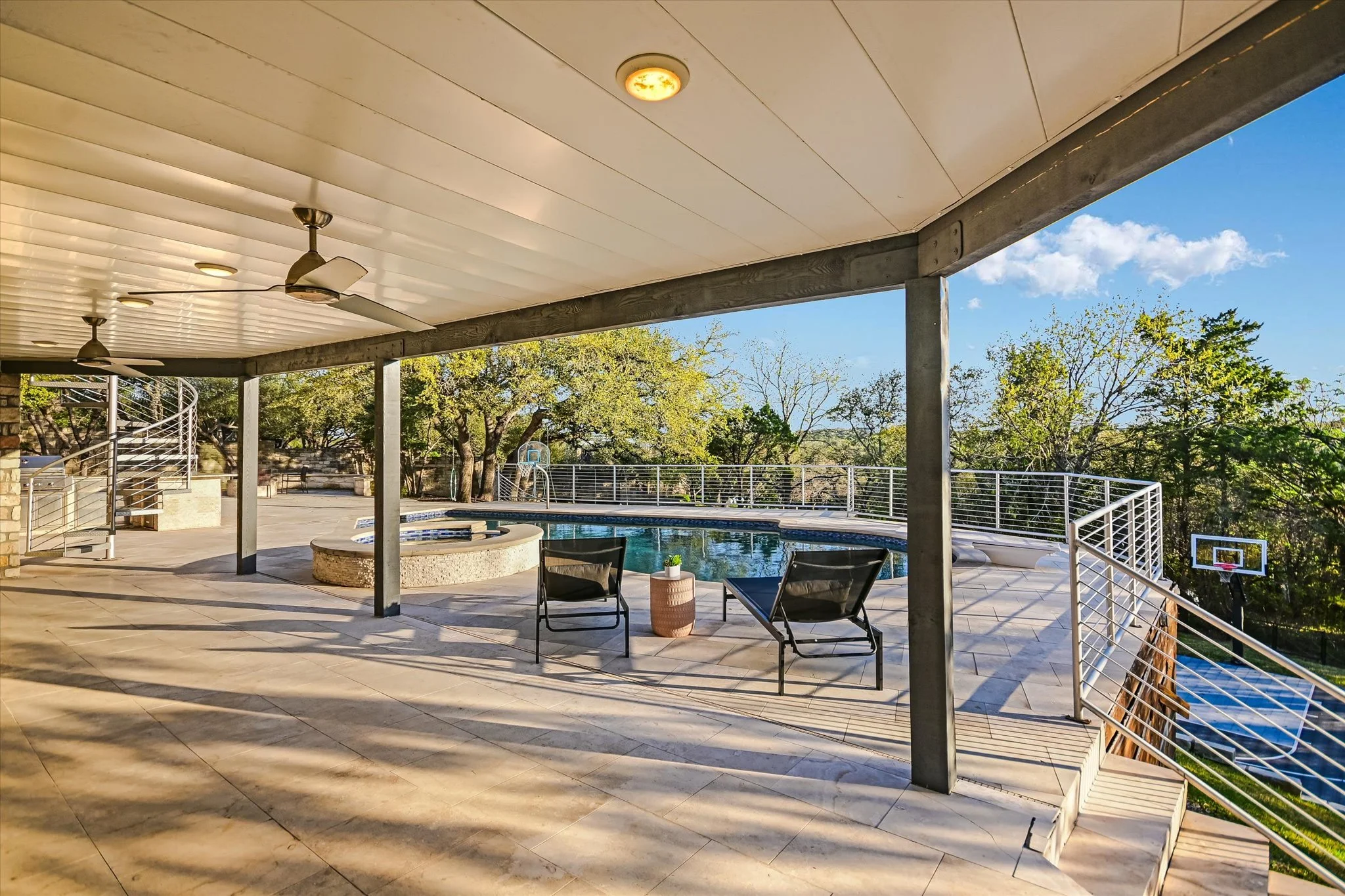 40-Covered Patio.jpg