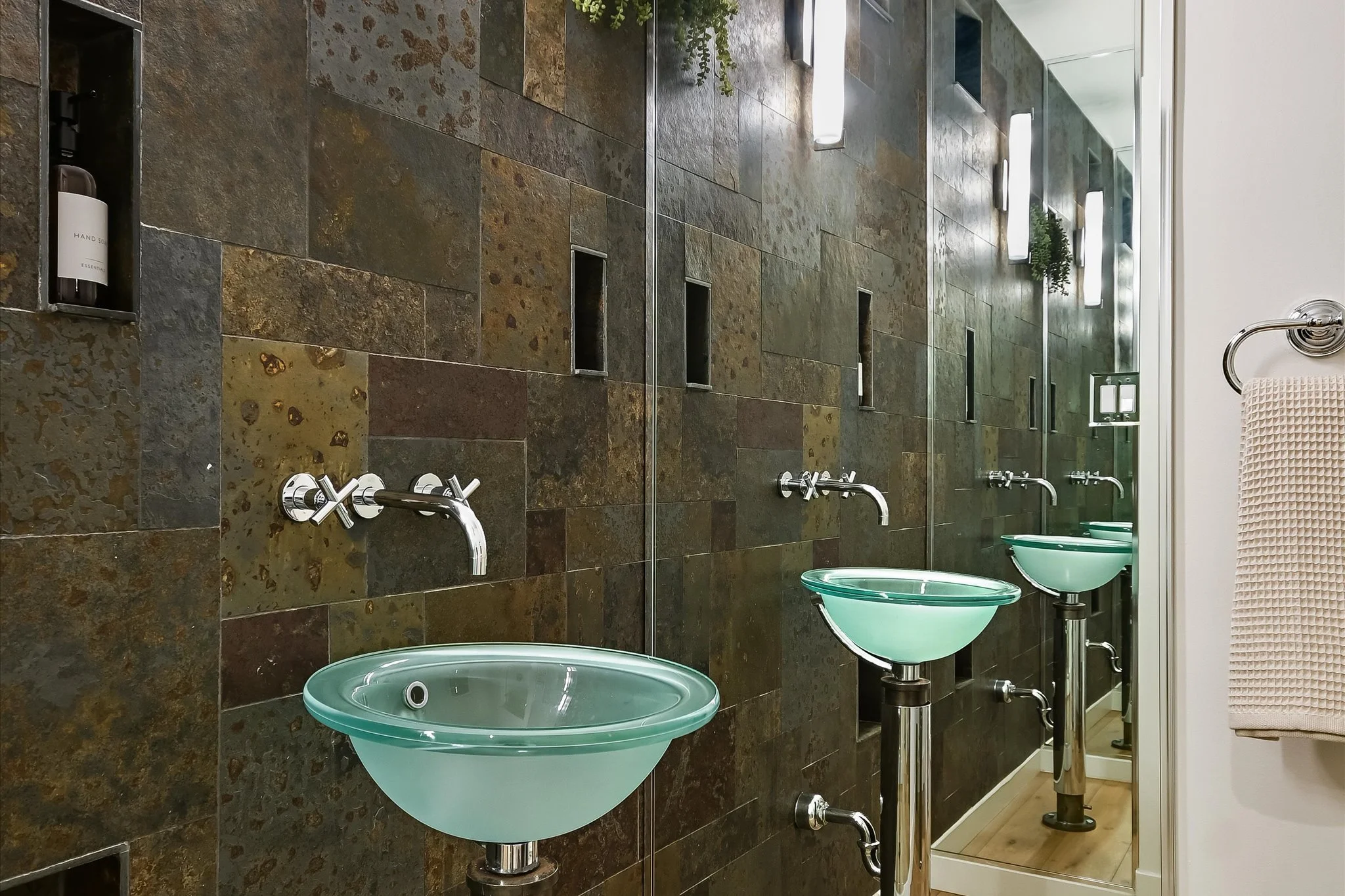 34-Powder Bath v.jpg