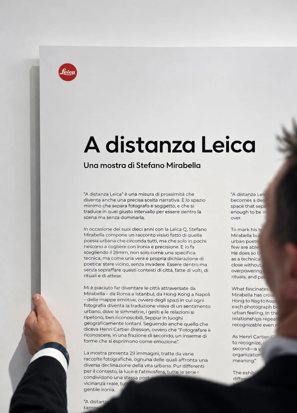 Allestimento della mostra A Distanza Leica al Leica Store di Roma, a cura di Giada Triola