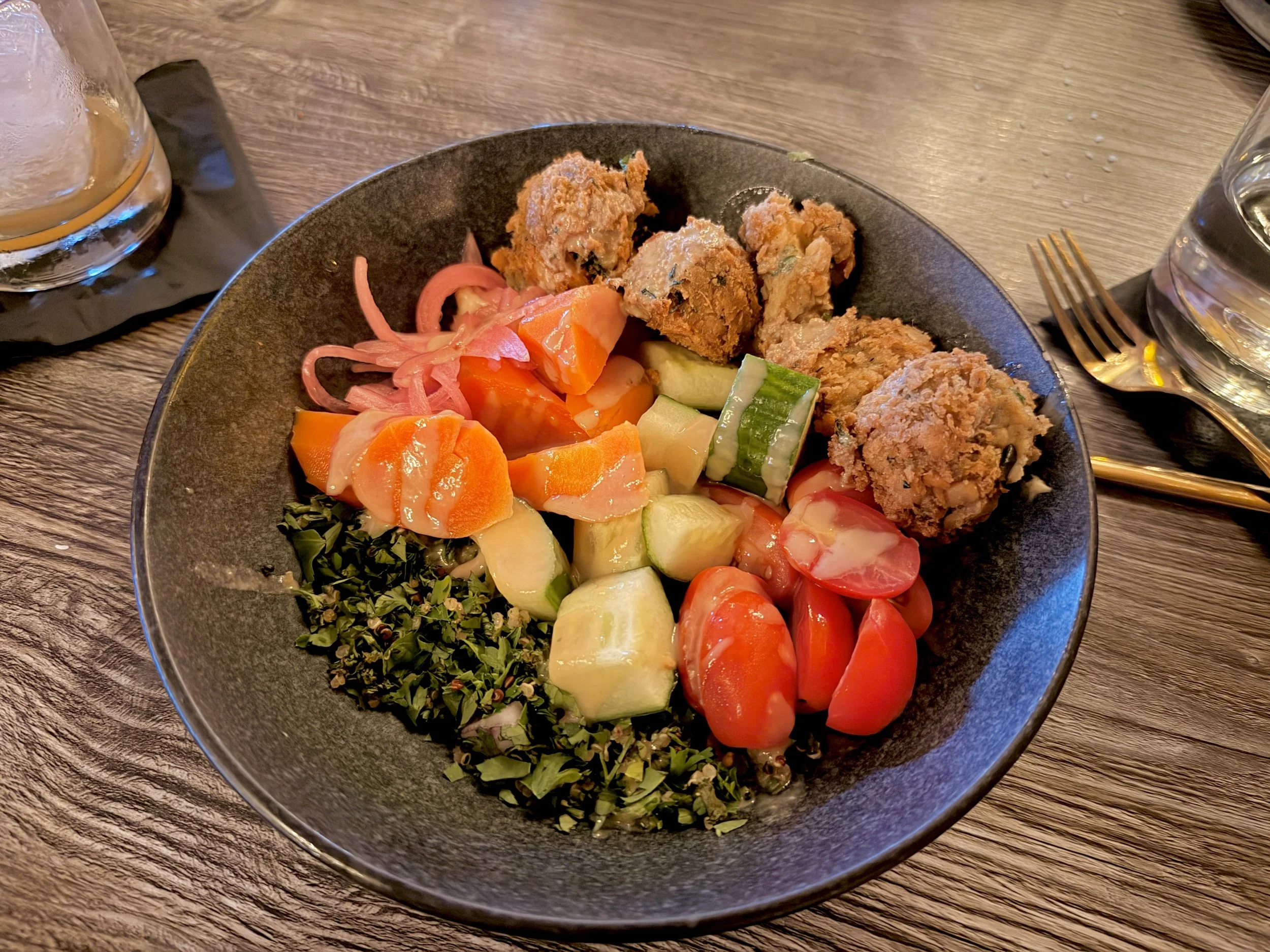 Pomona Kitchen: Falafel Bowl, Soft Pretzels, South Side and Chris Hemsworth 