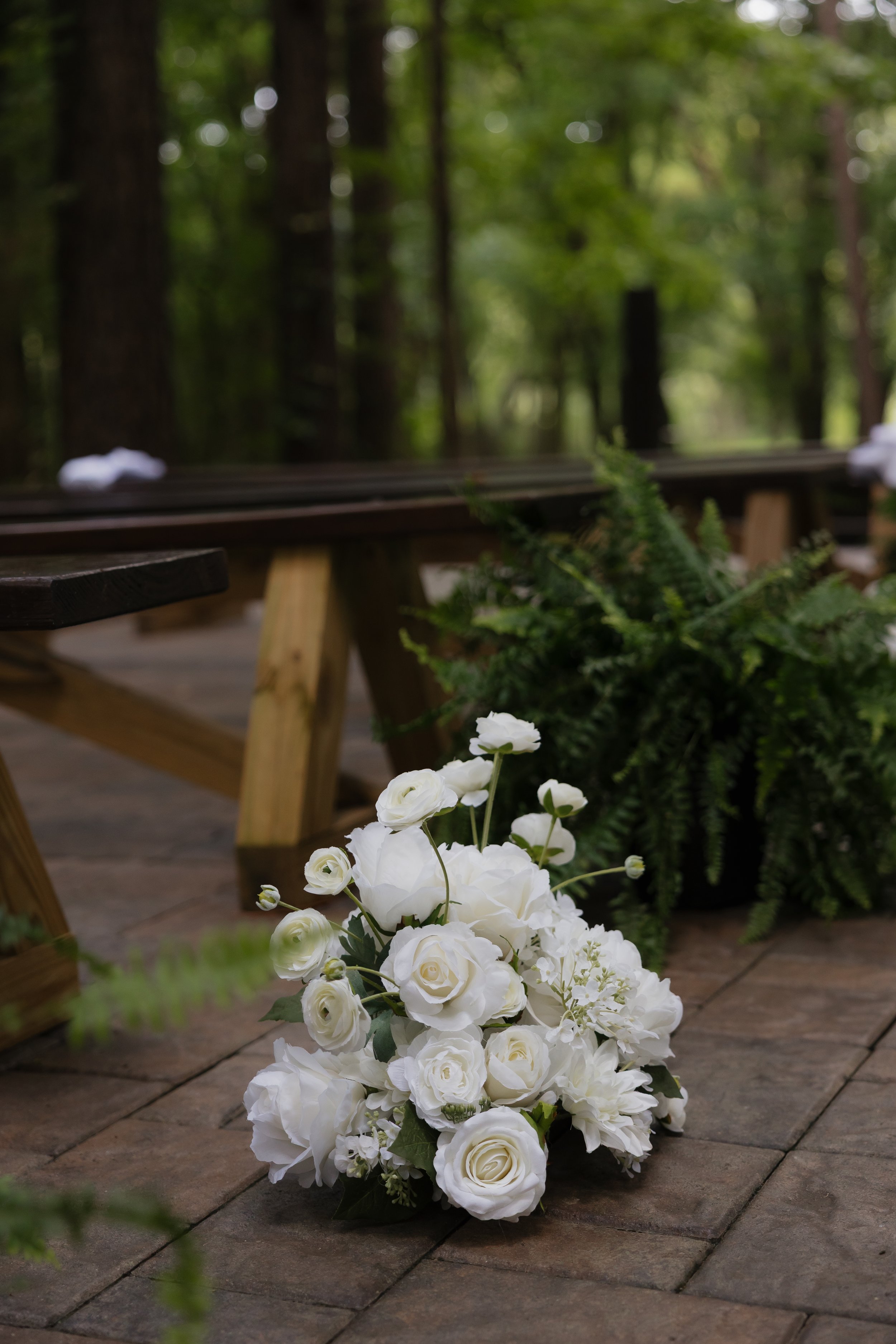Large Aisle Arrangement (2)