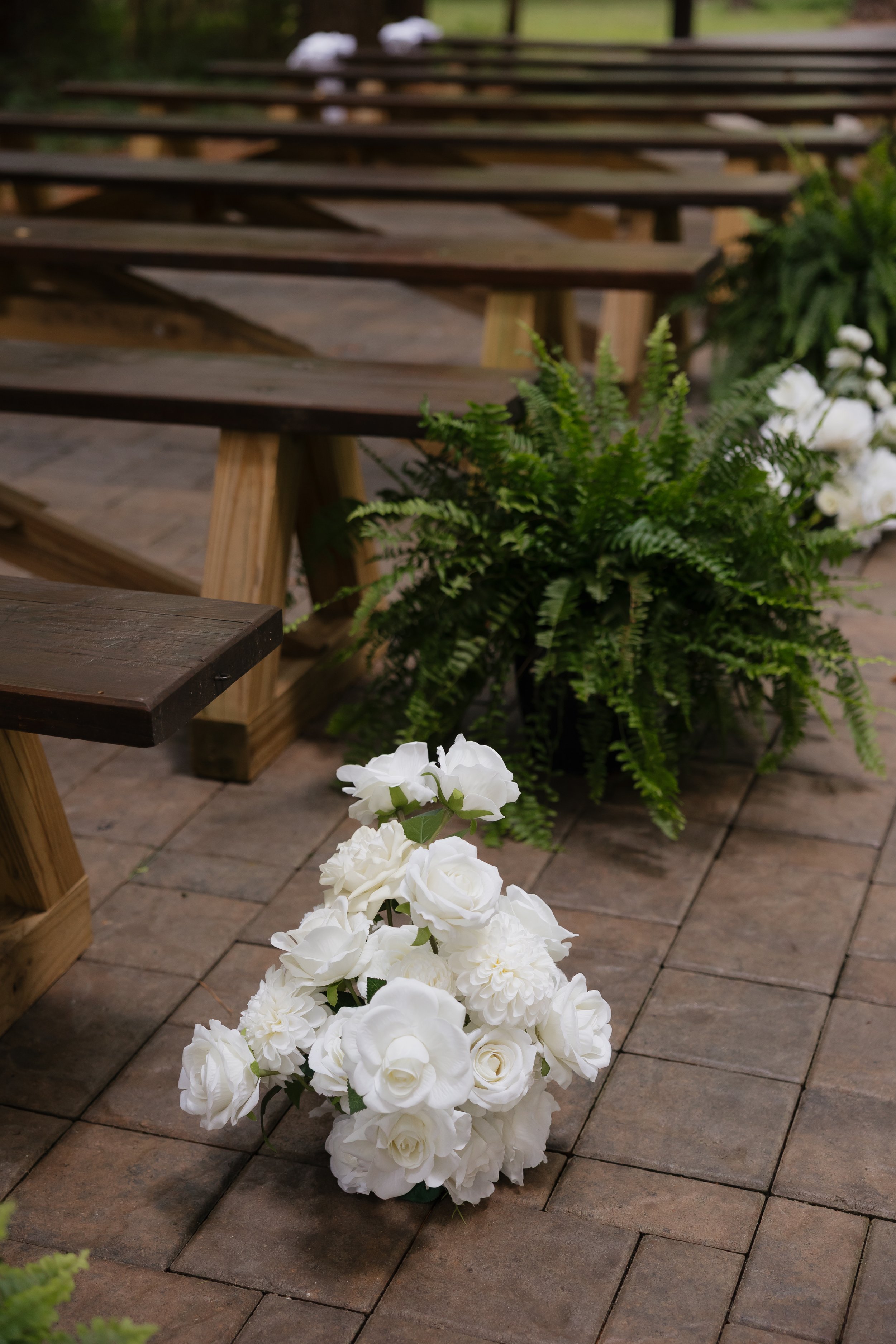 Medium Aisle Arrangement (2)