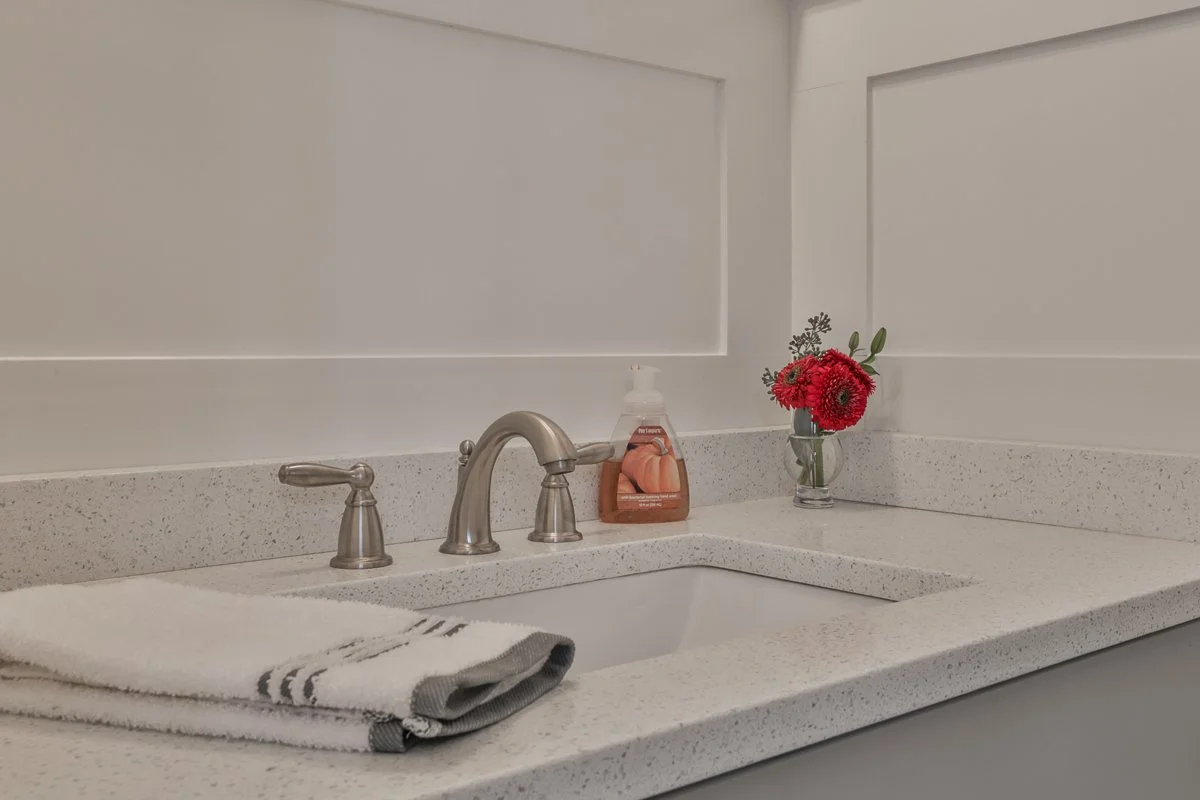 330KingStreetCohassetPics2014 (26 of 39).jpg