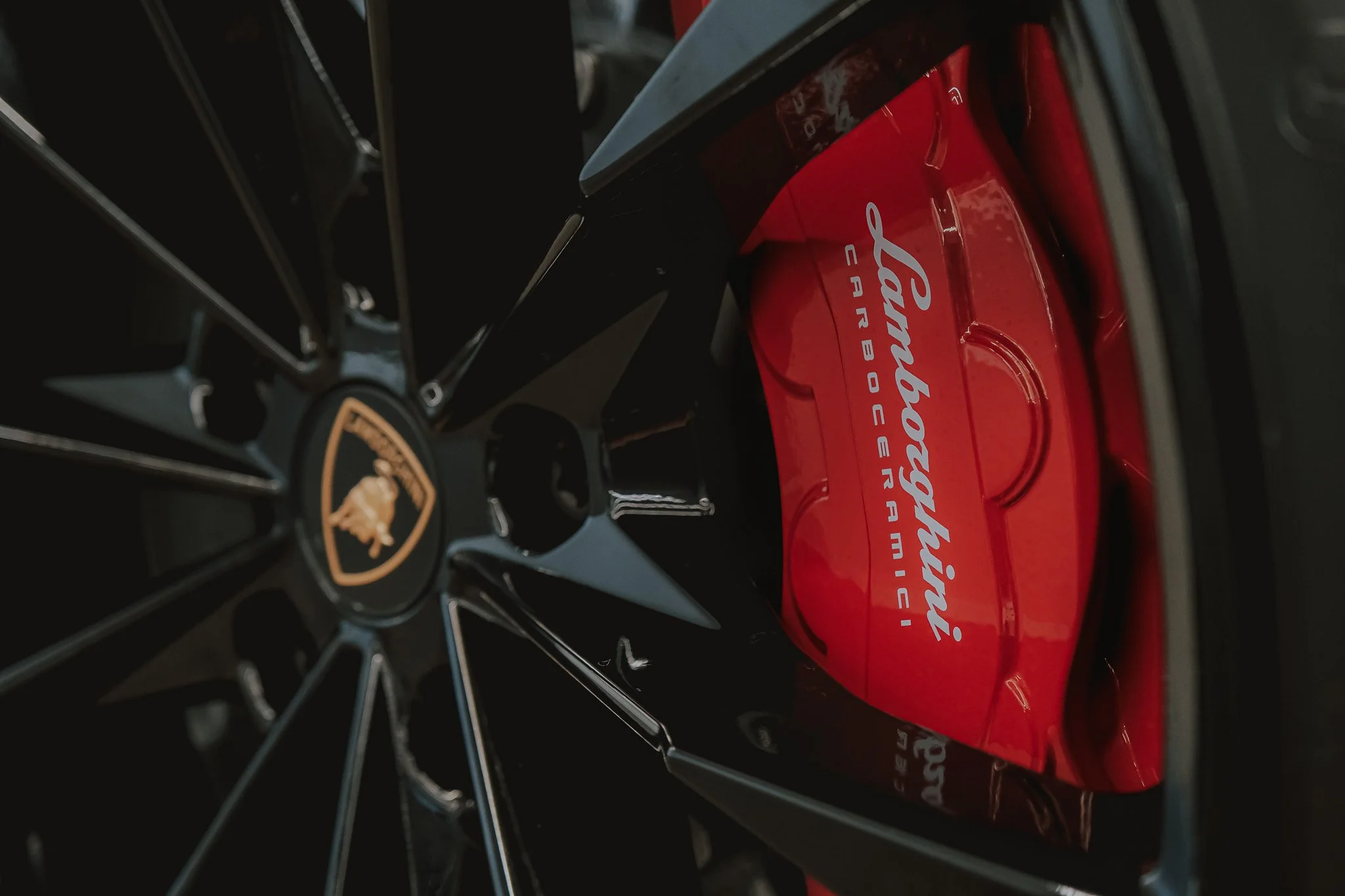 Lamborghini Urus.jpg