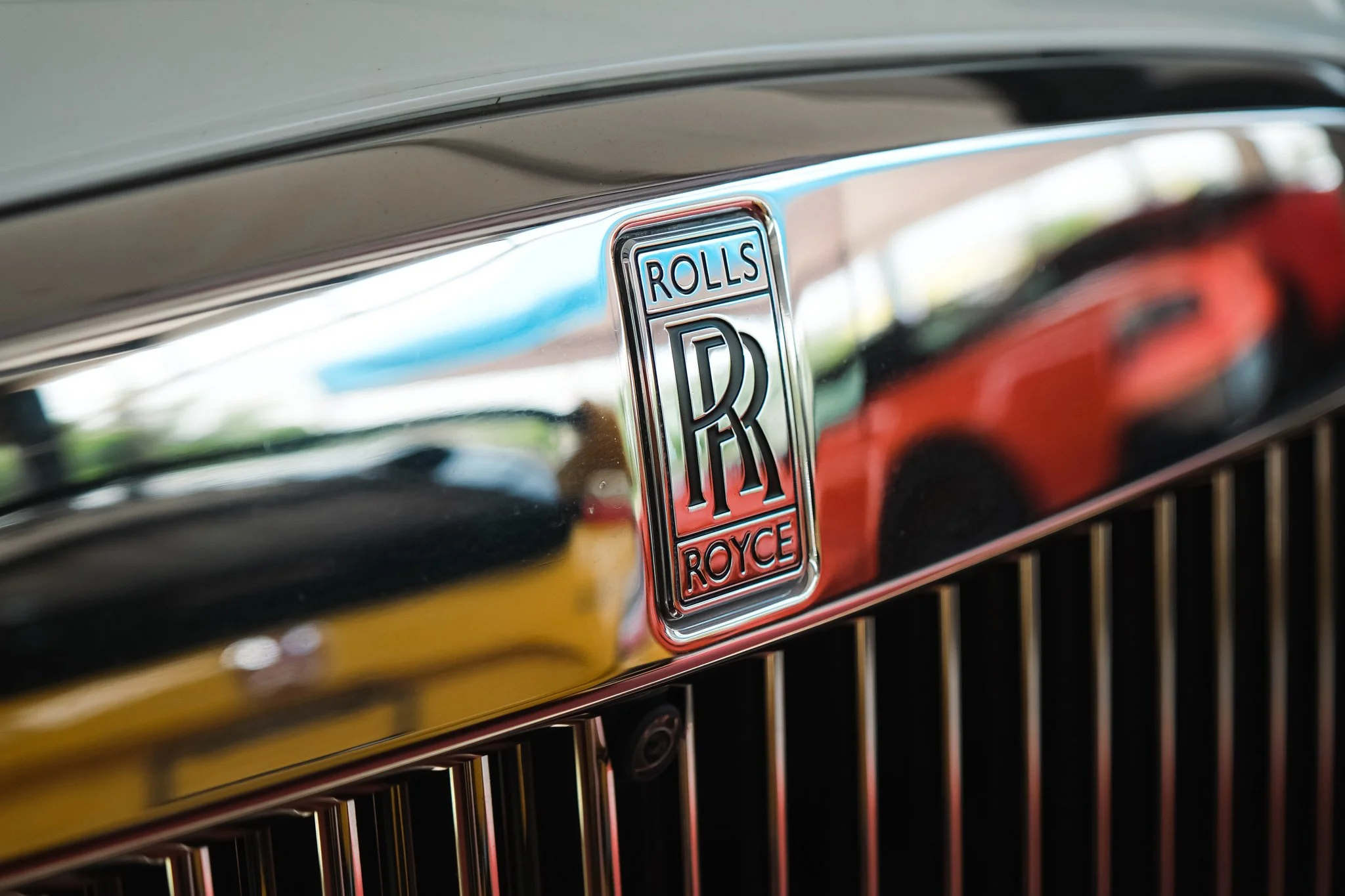 Rolls Royce Cullinan-02.jpg