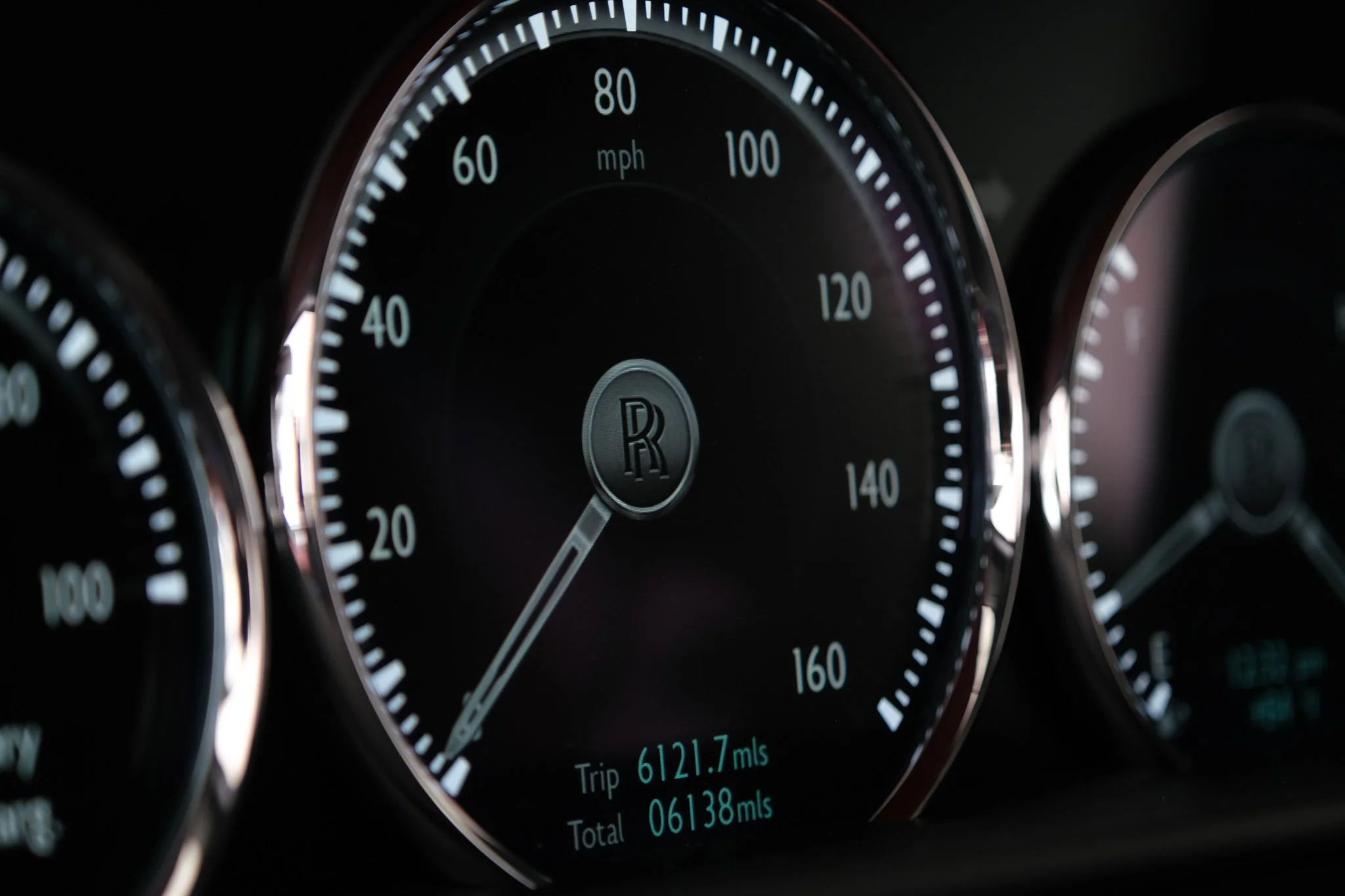 Rolls Royce Cullinan-13.jpg