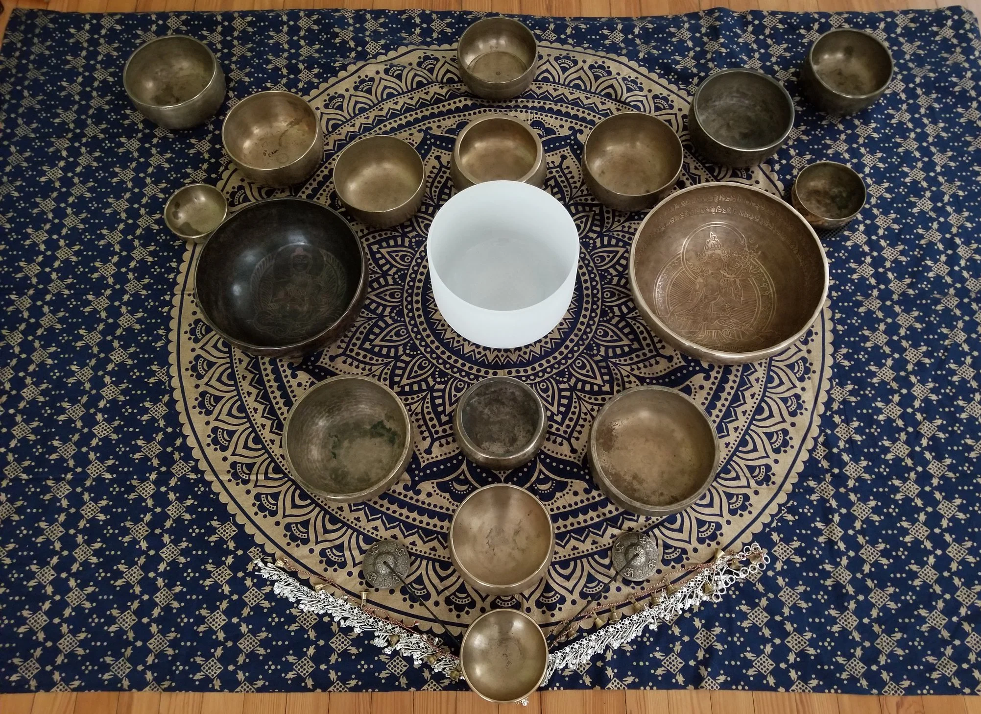 DarkBlueGoldBowls.jpg