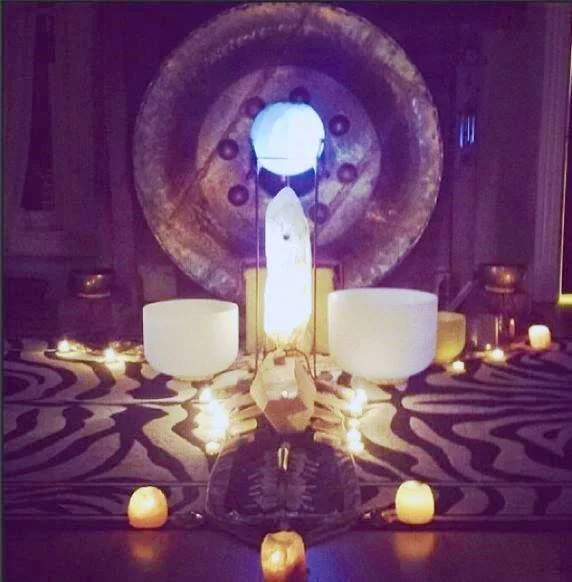 GlowingCrystalsGongSep2015.jpg