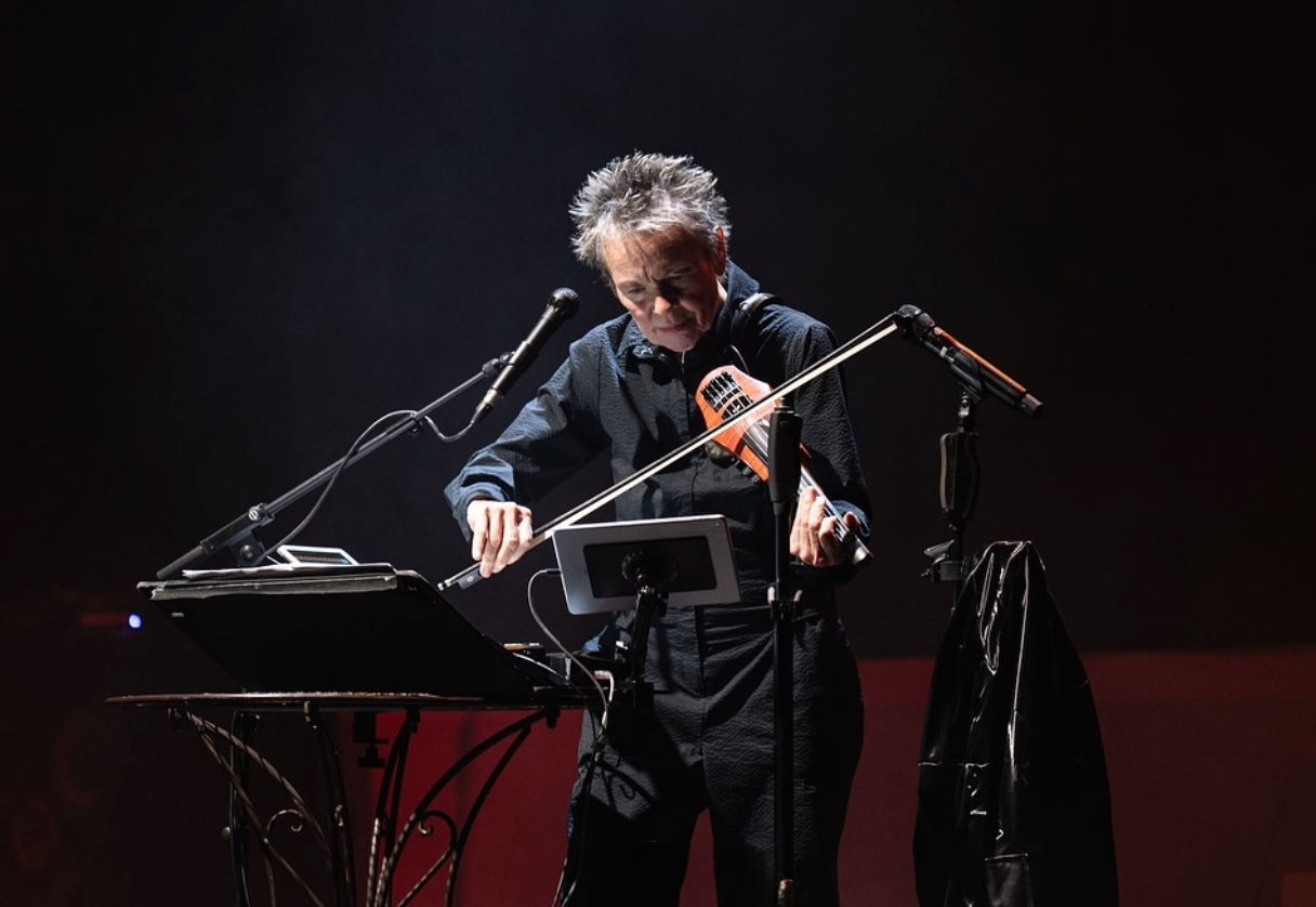 Laurie Anderson International Tour / Photo: May Zircus