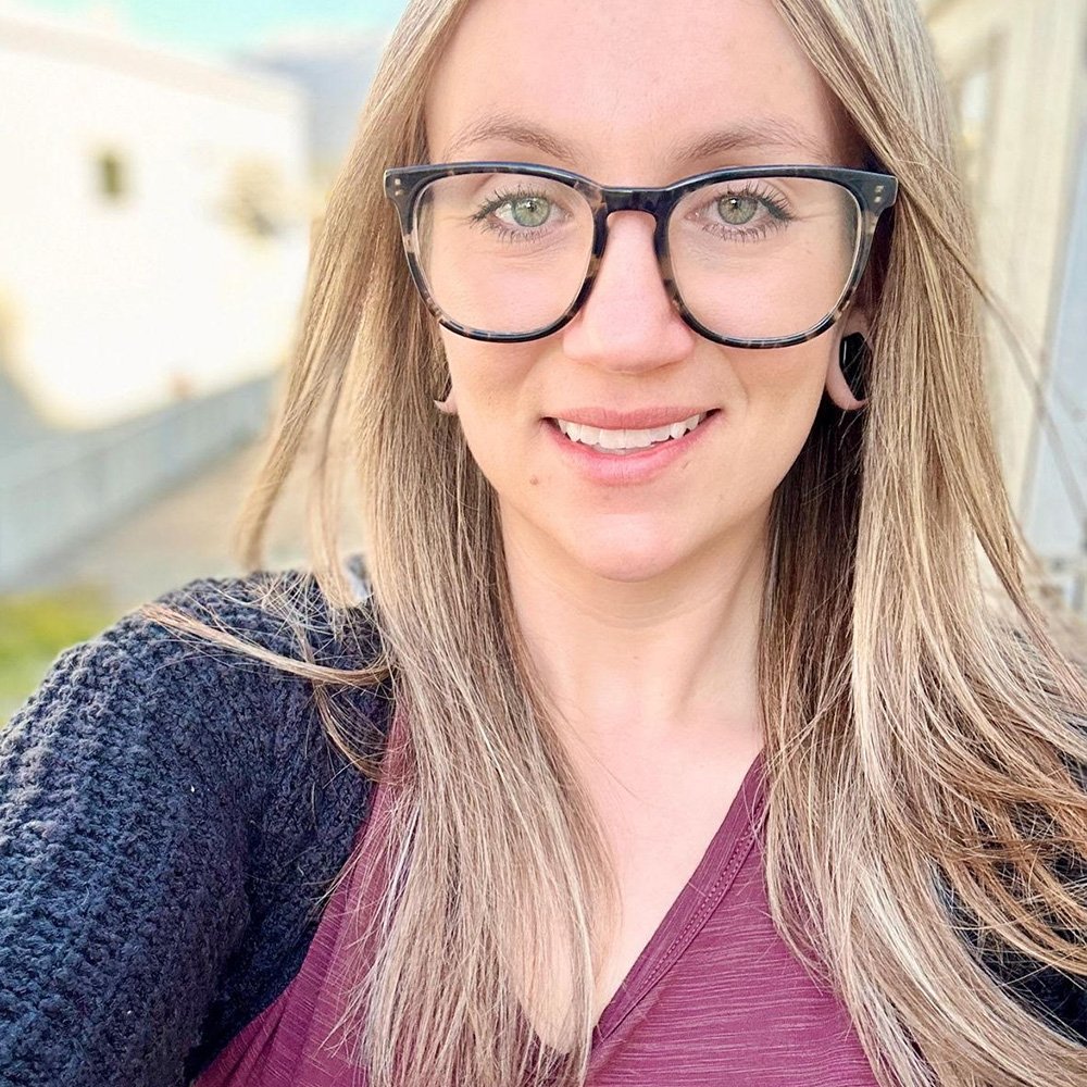 Kylie Apostle Schneider