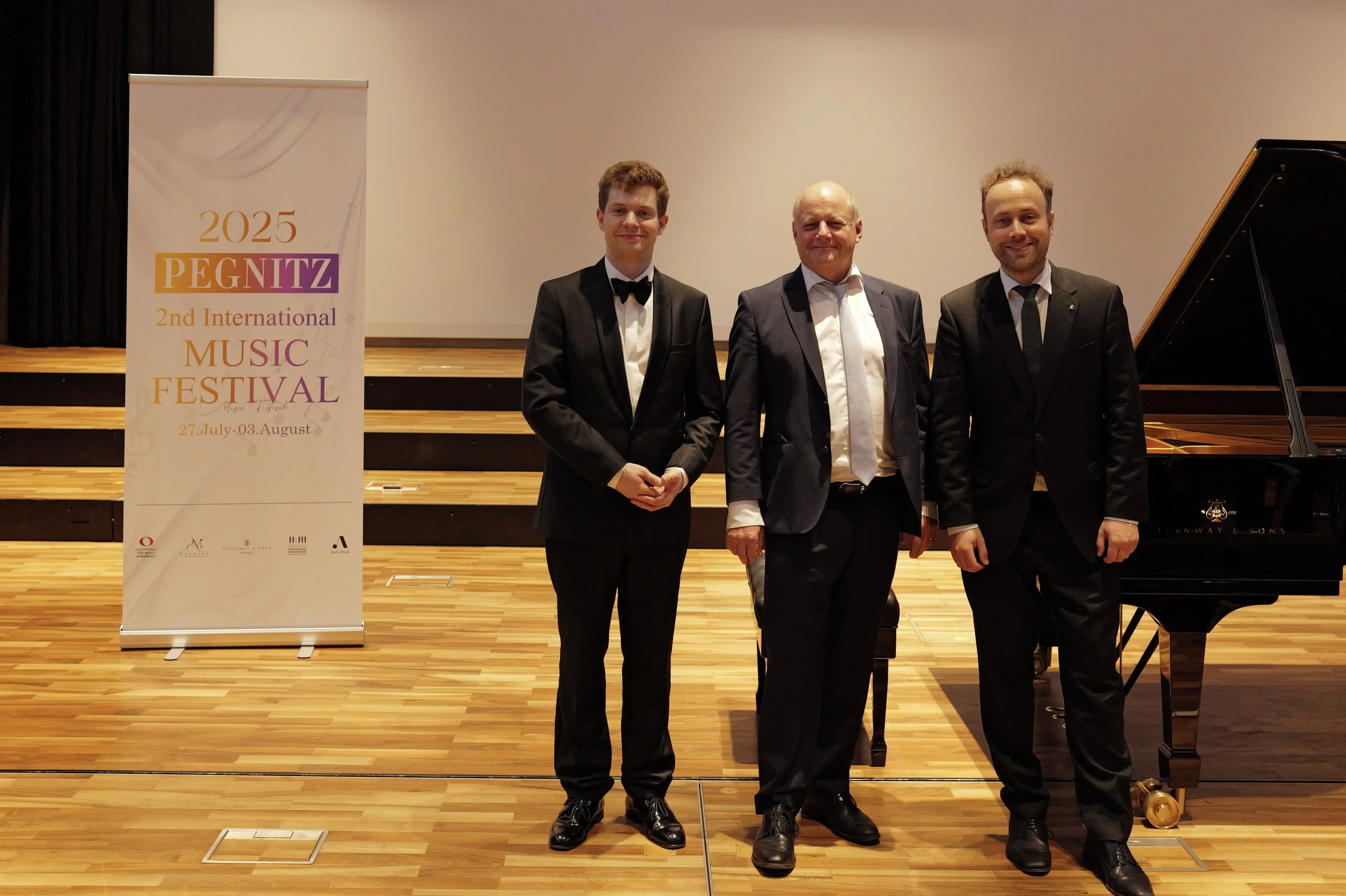 照片 01.08.25 19 38 07.jpeg