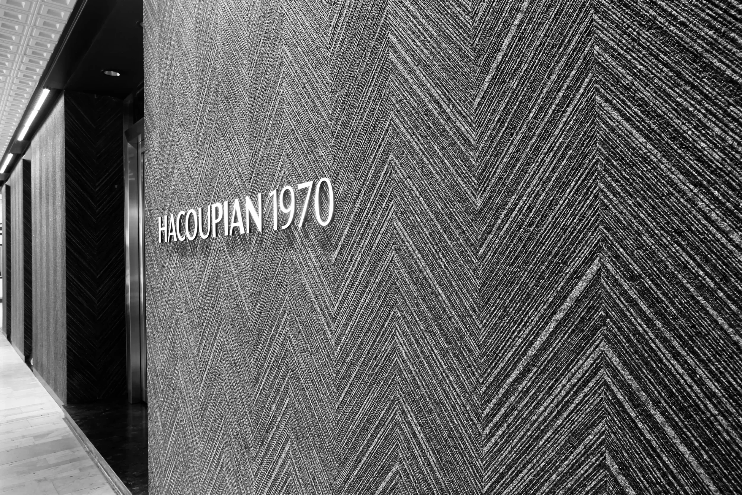 Hacoupian-Project-Splendor-Black-Oblique-5-copia-scaled.webp