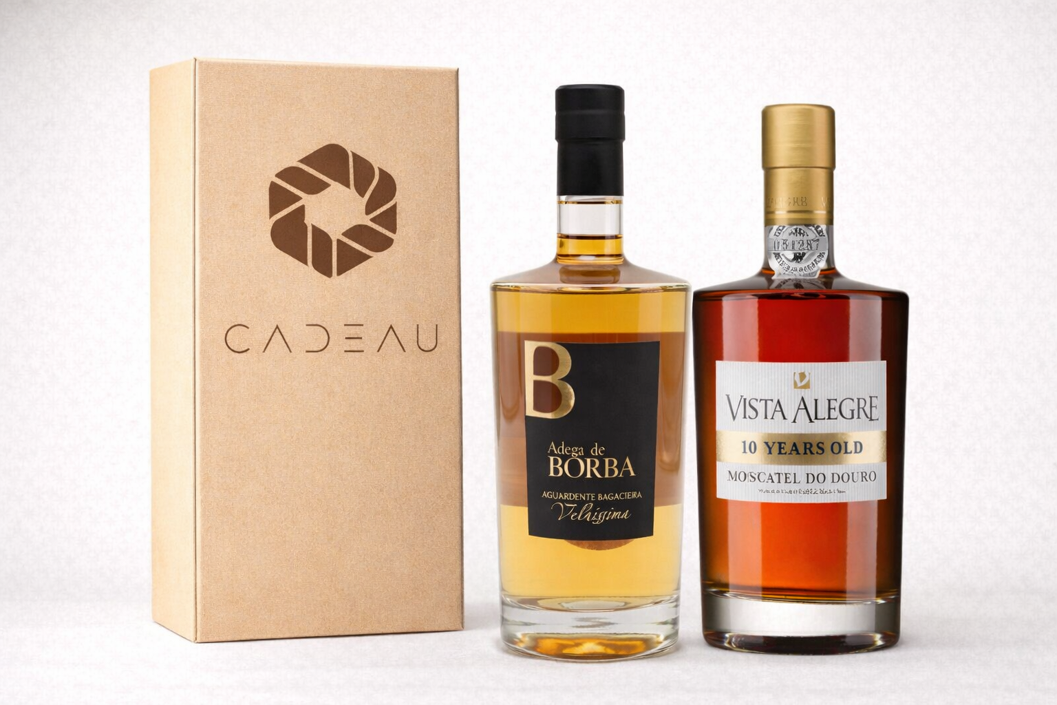 Cabaz corporativo Coimbra com Moscatel do Douro 10 anos e aguardente bagaceira velhíssima, ideal para ofertas empresariais premium
