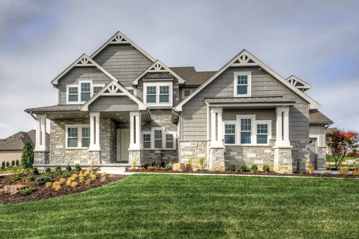 Konza Dimensional- Konza Dimensional is a contemporary blend of split and sawn face