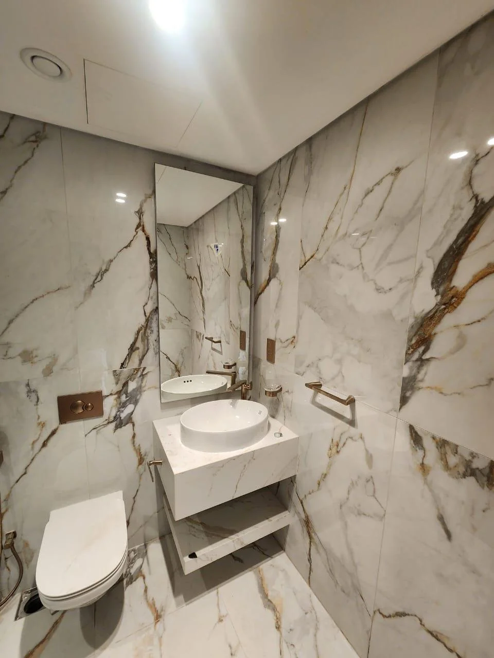 bathroom 202.JPG
