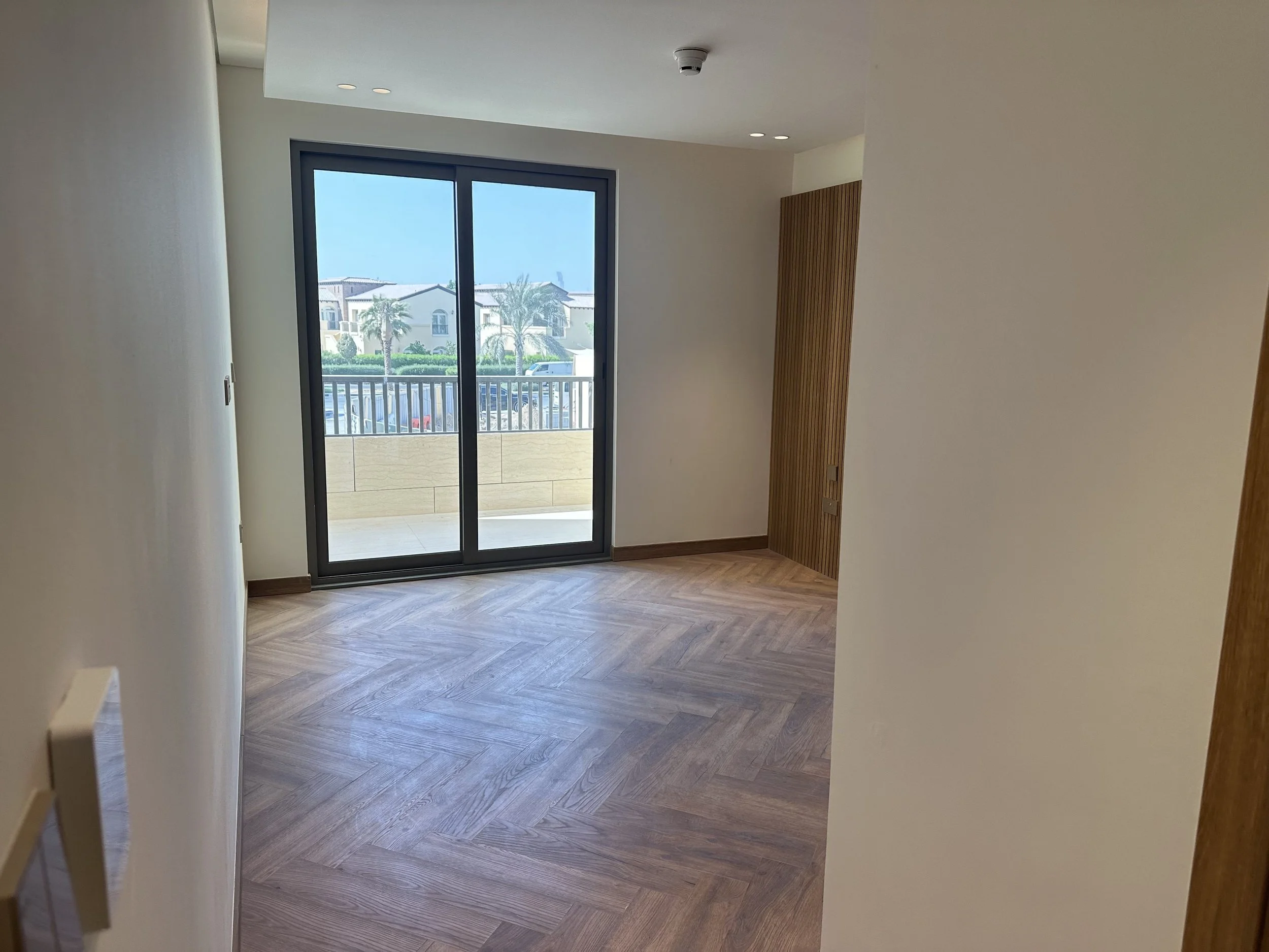 bedroom 201.jpg