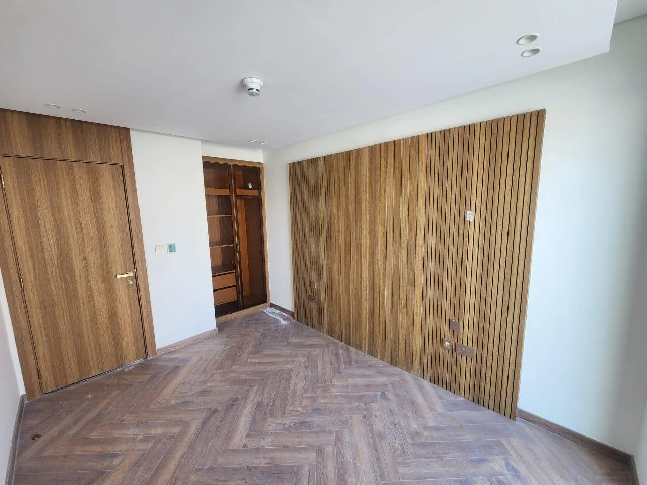 bedroom 204.JPG