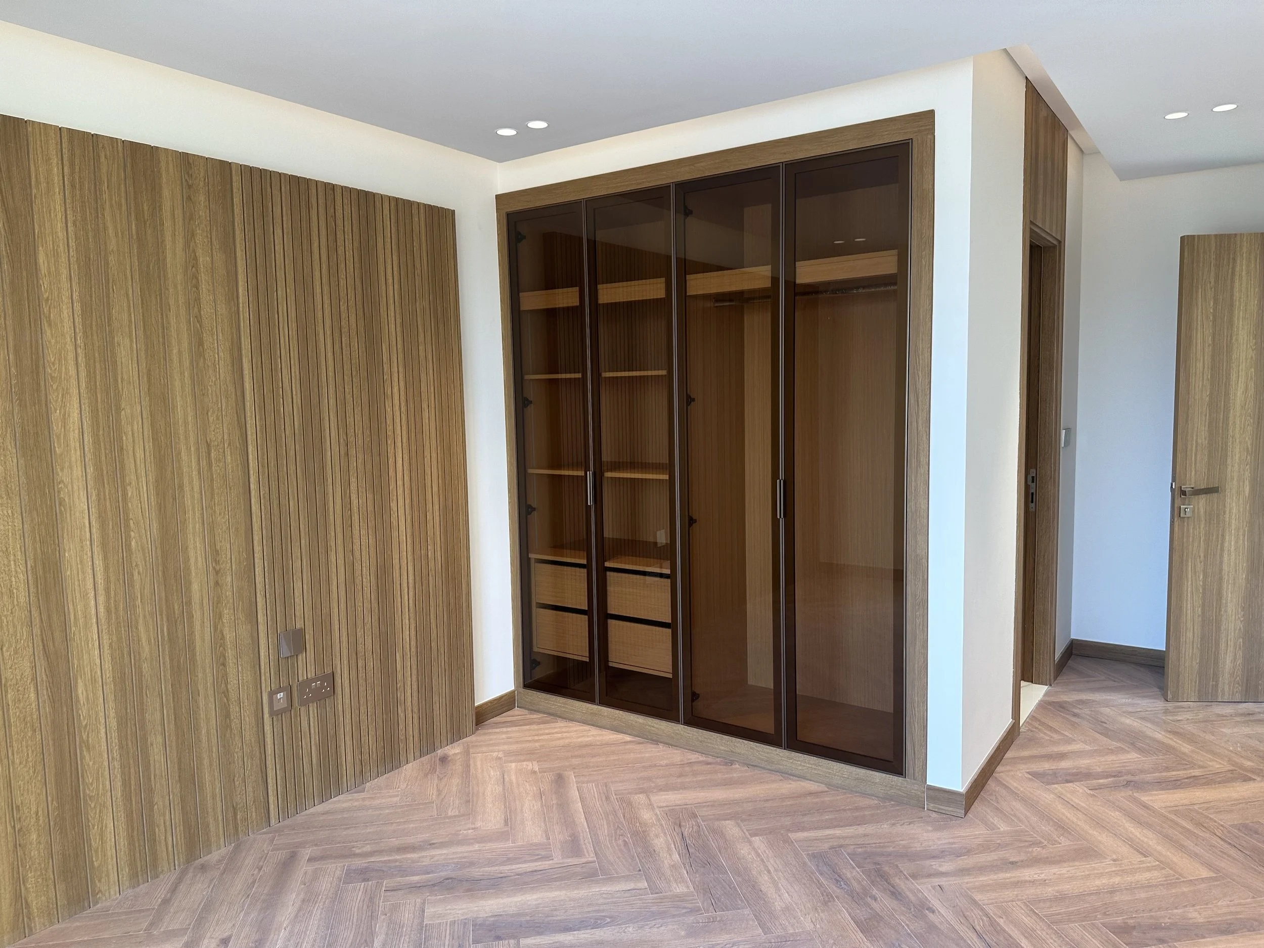 bedroom 203.jpg