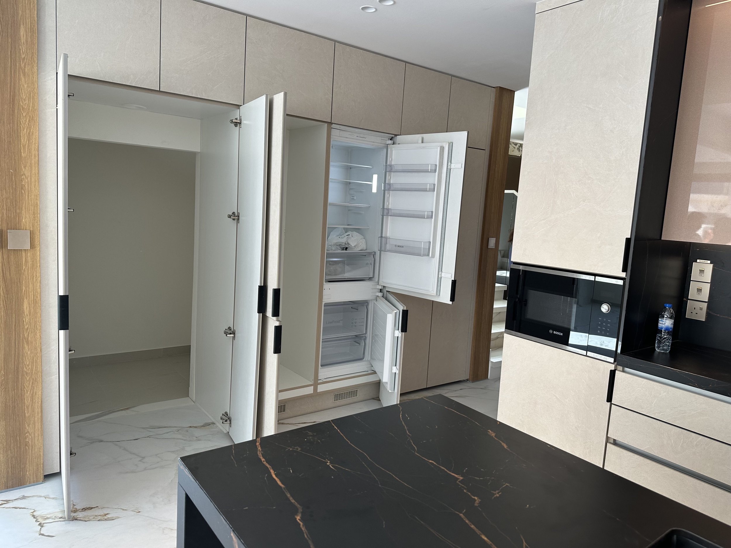 kitchen 002.jpg