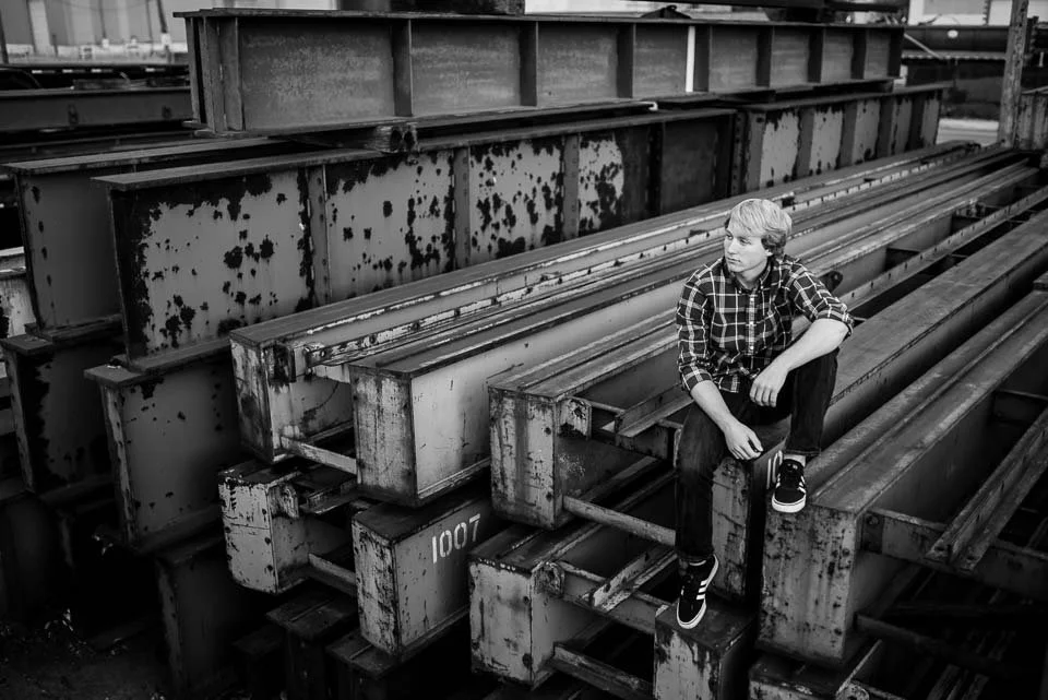 industrial-style-senior-pictures-grand-rapids.jpg