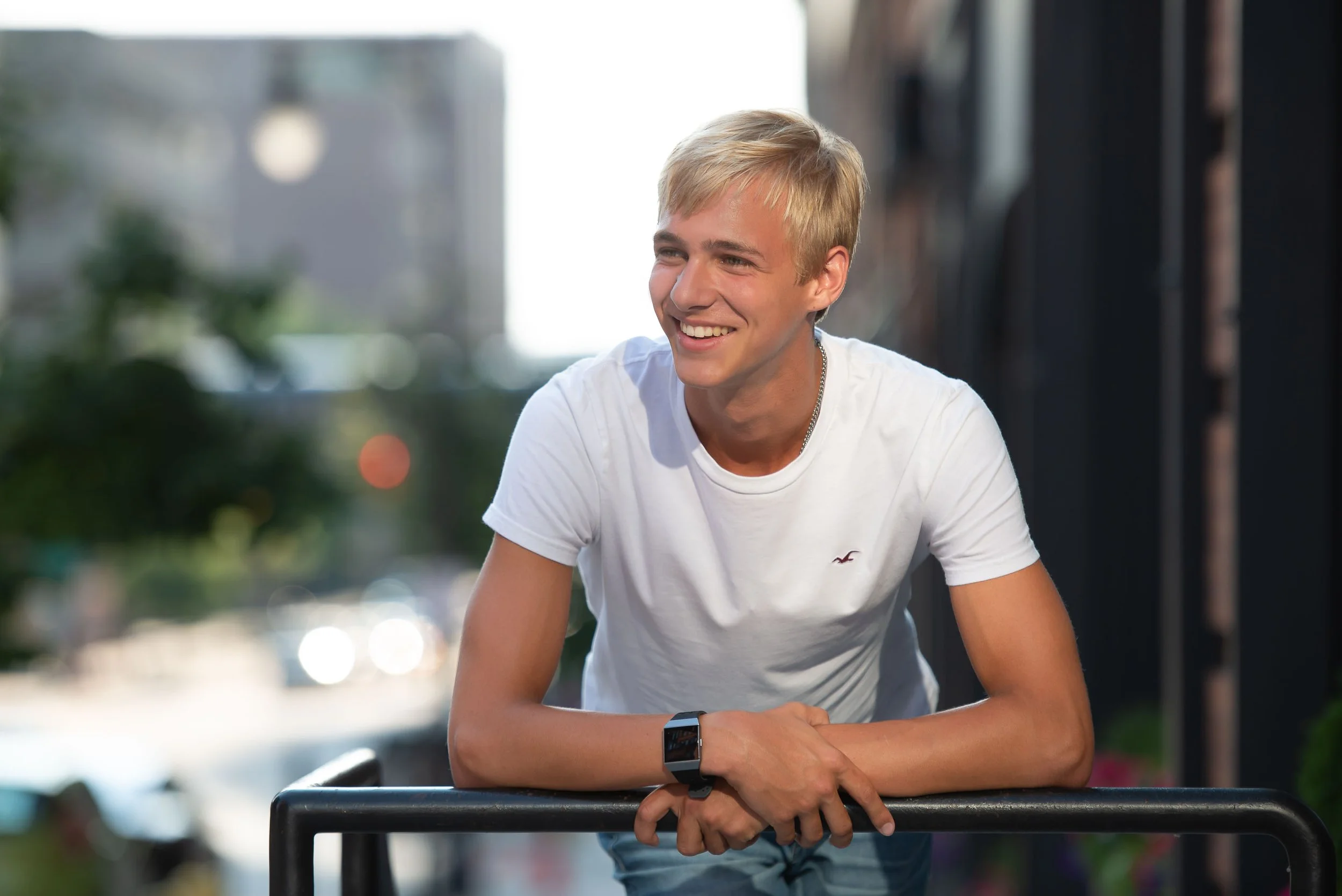 When to Schedule Senior Portraits: A Season-by-Season Guide