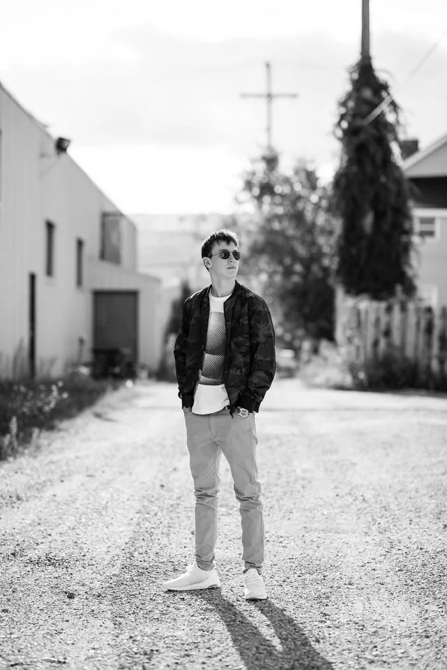 grand-rapids-senior-photographer-urban-alley.jpg