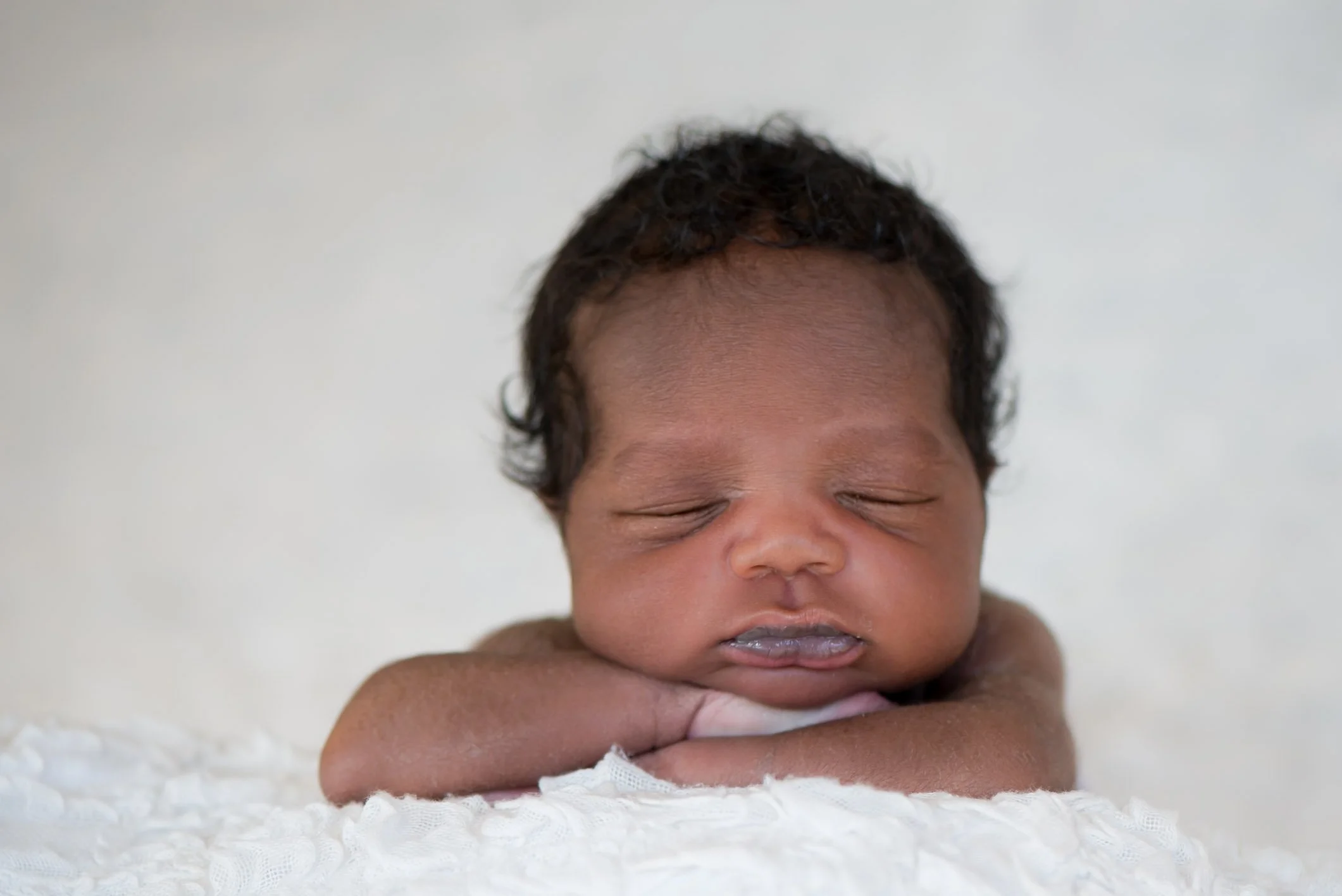 20151125_fam-james-sasha-newborn_0022.jpg