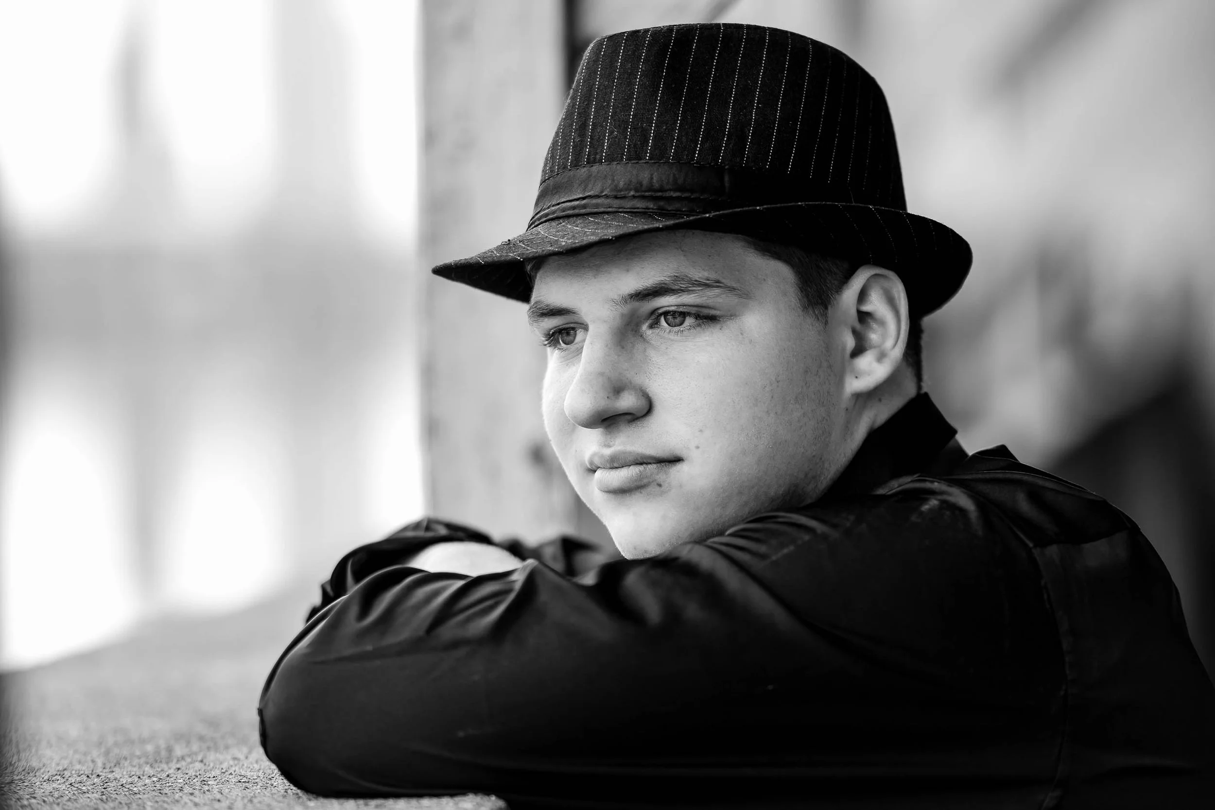 classic-bw-senior-portrait-fedora.jpg