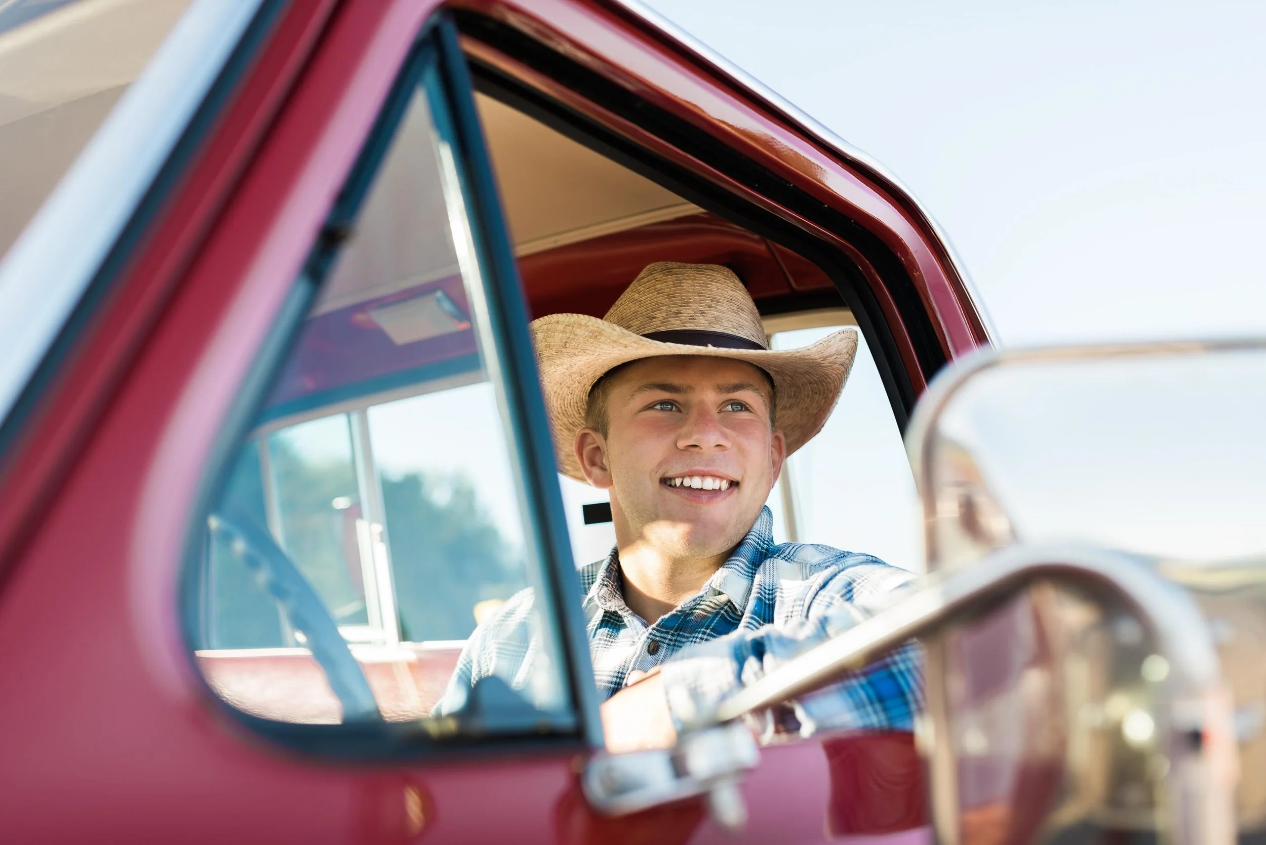senior-portraits-guy-classic-trucks-grand-rapids.jpg