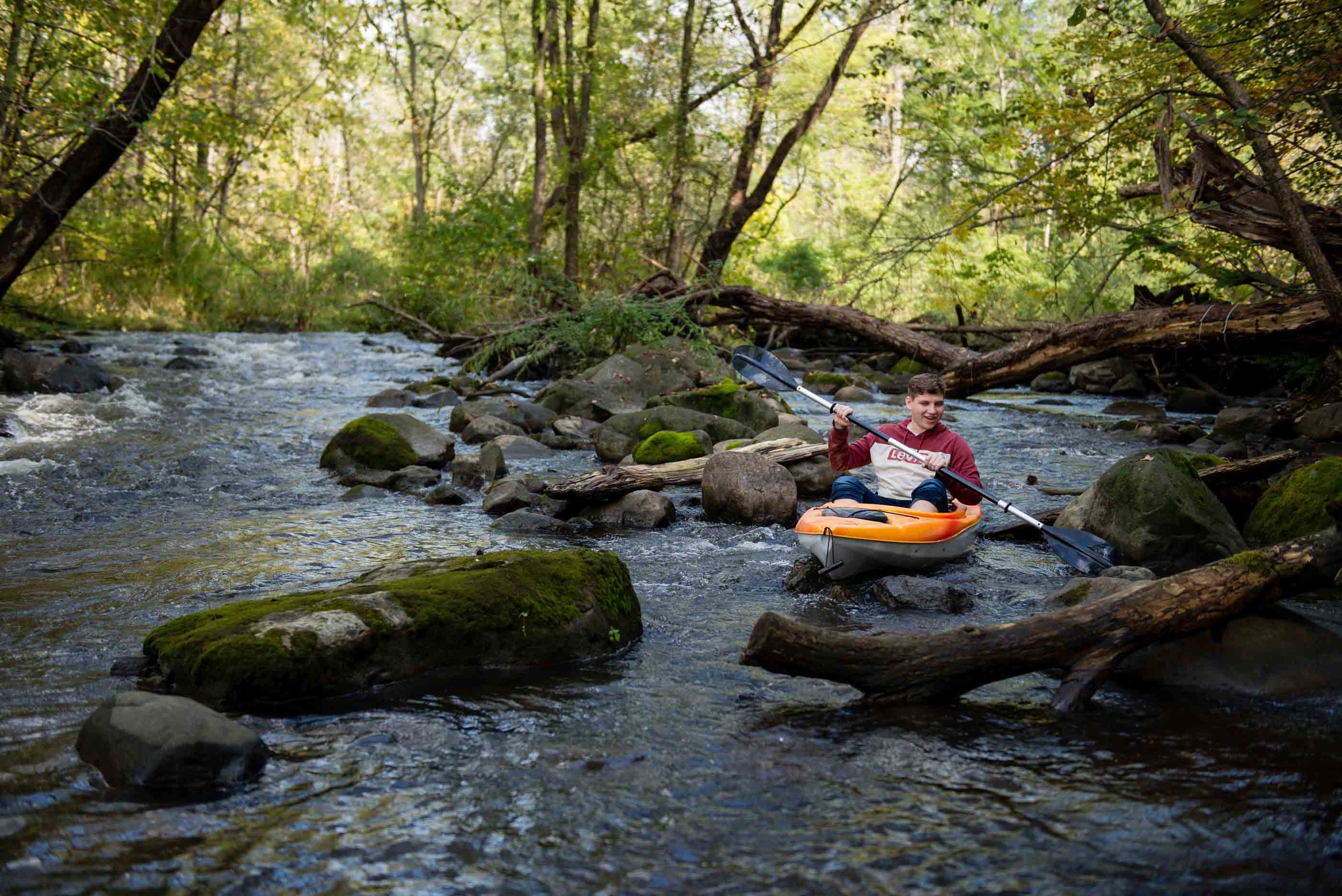kayak-senior-portraits-rockford-michigan-river.jpg