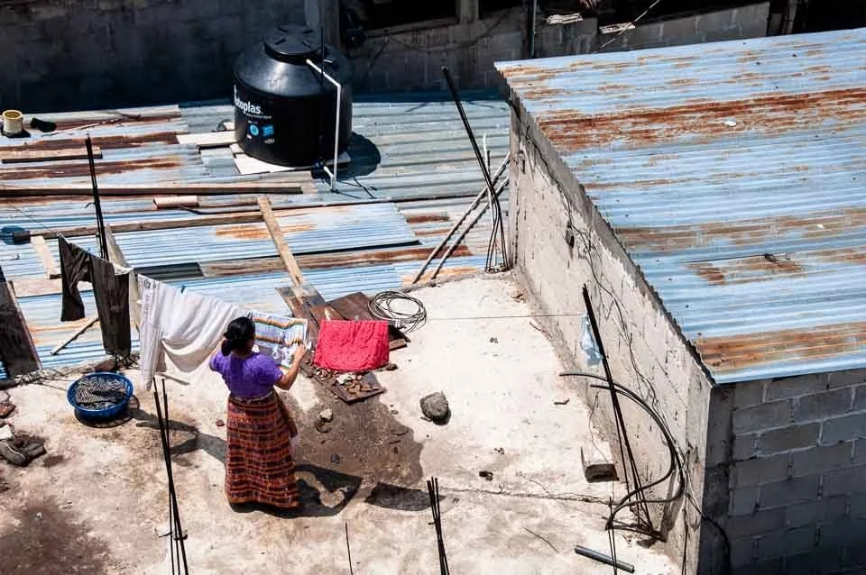 daily-life-guatemala-rooftop-laundry.jpg