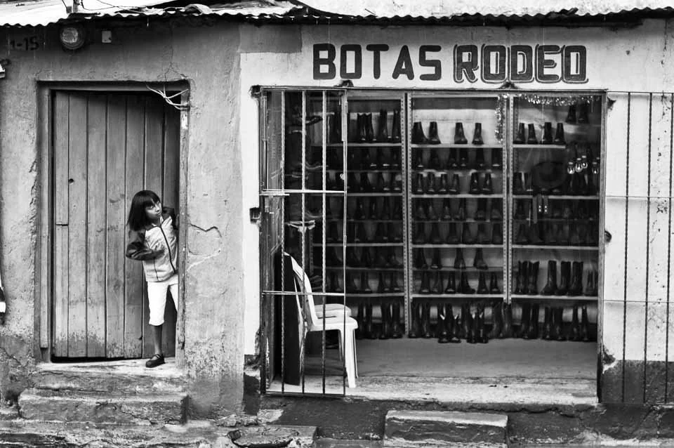 botas-rodeo-street-photography-guatemala.jpg