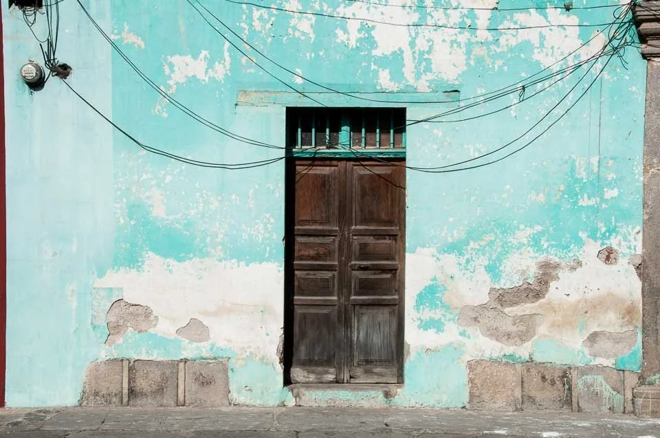 minimalist-architecture-teal-wall-guatemala.jpg