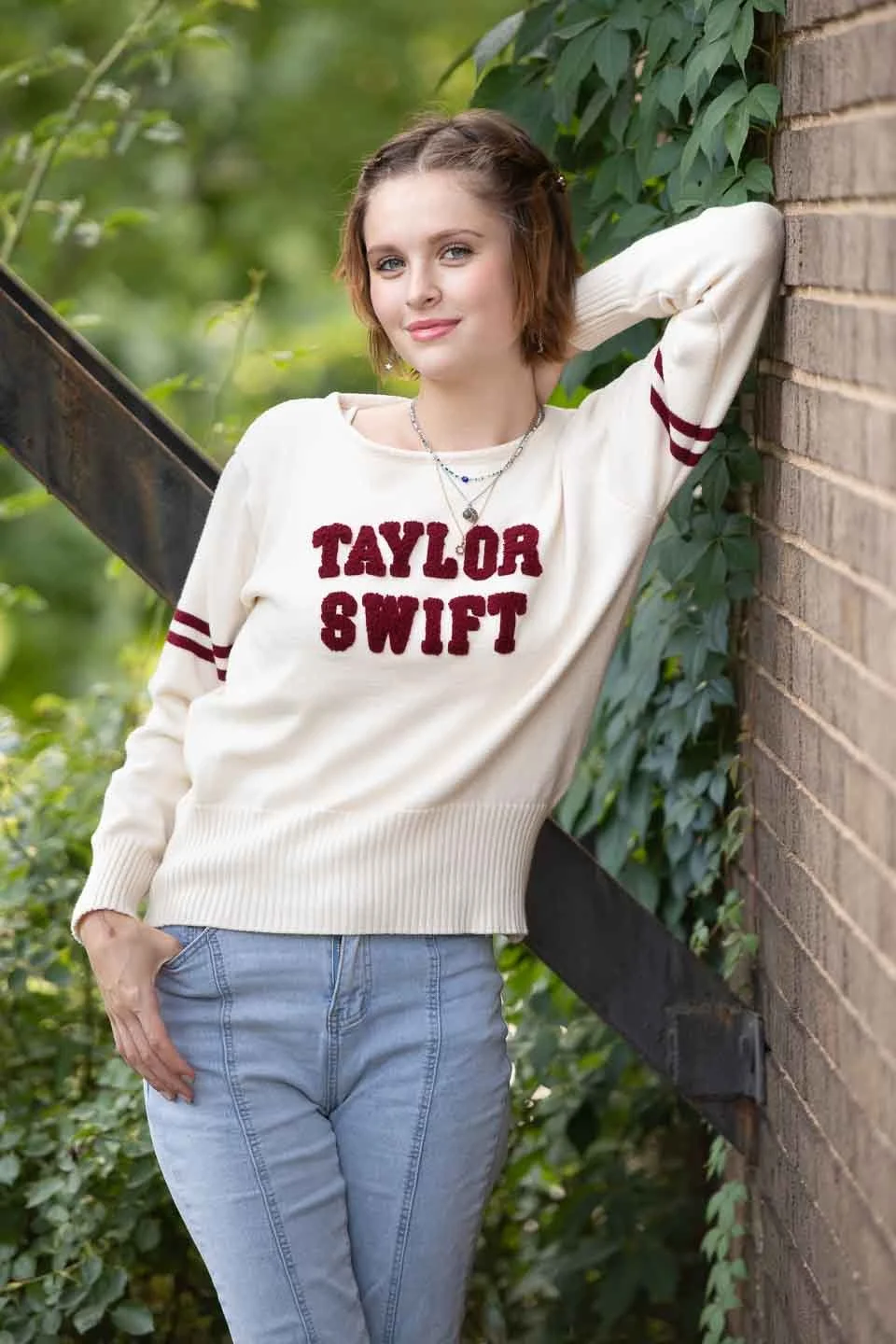 taylor-swift-inspired-senior-pictures-grand-rapids.jpg