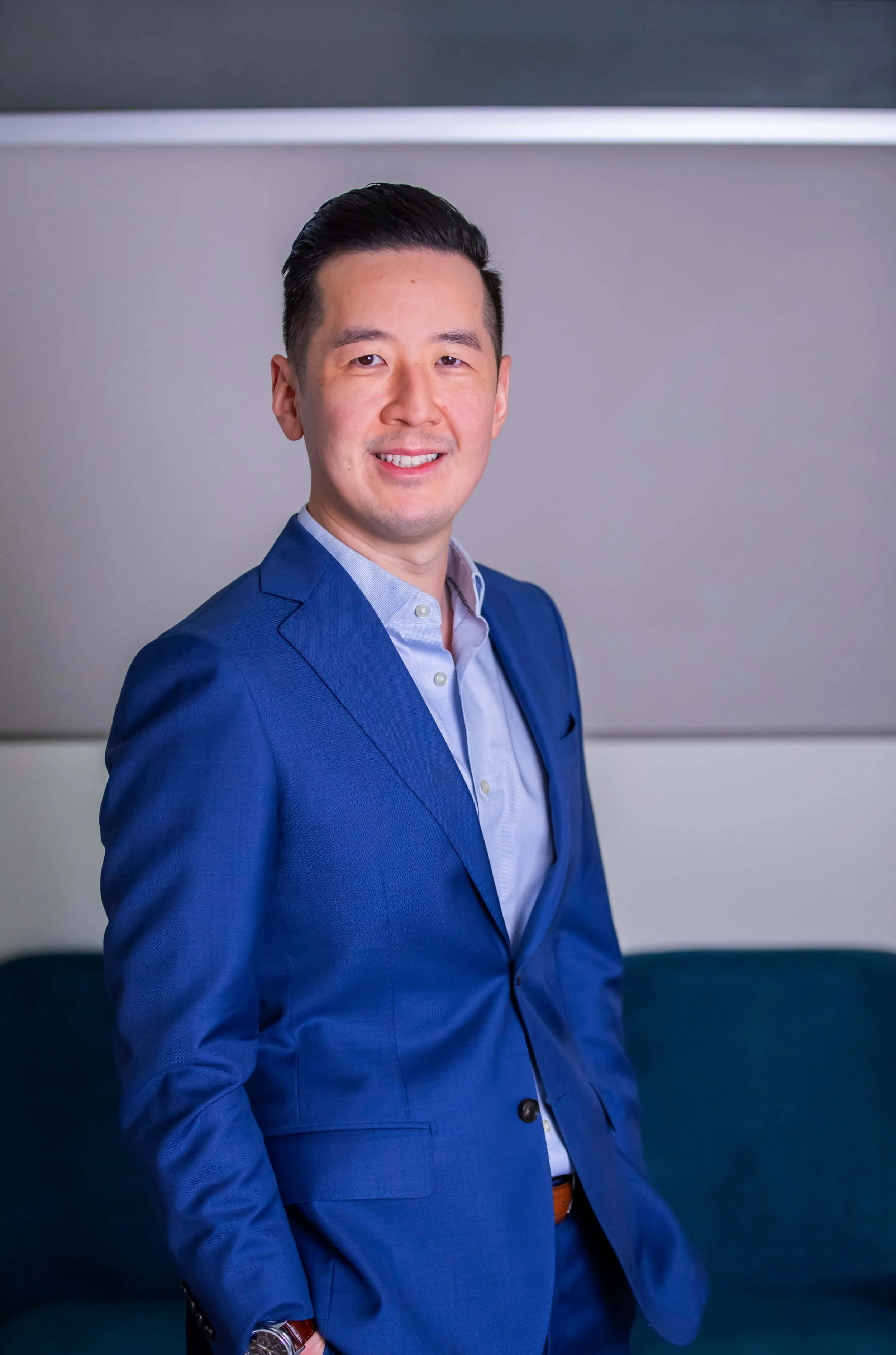 A portrait of Dr. Tru Tran, DMD owner of Willow Glen Dentistry in San Jose.