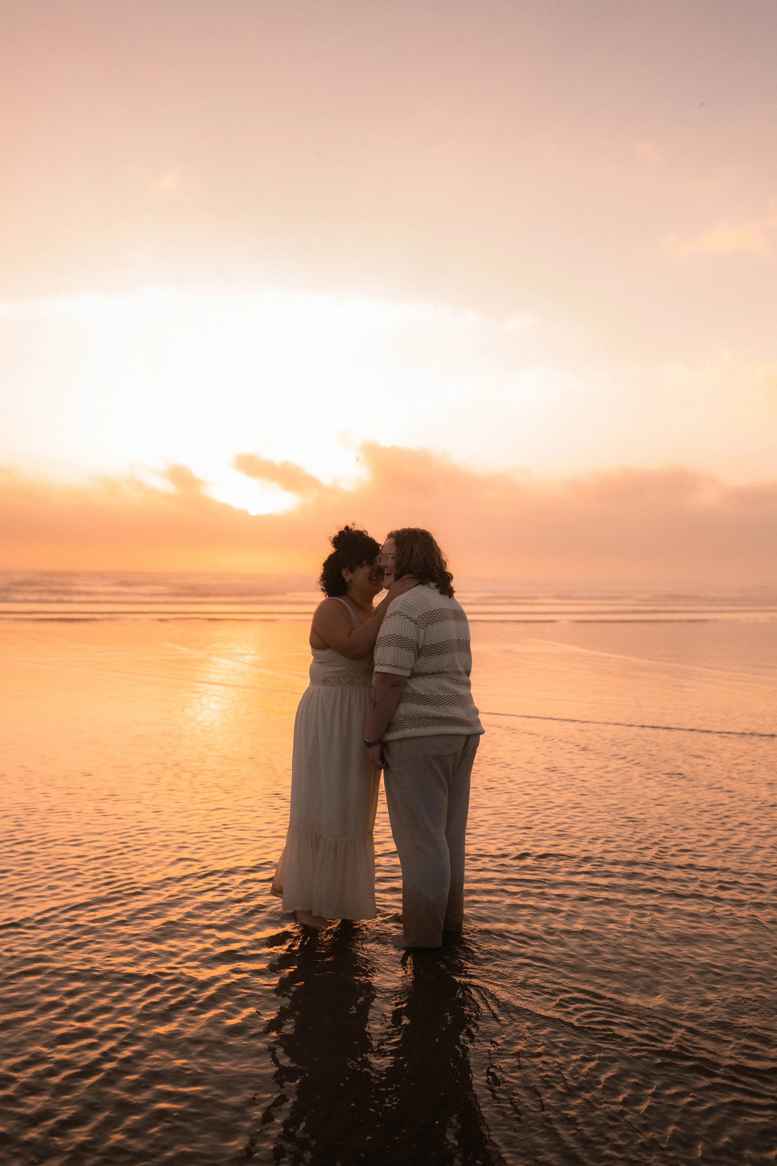 Oregon coast engagement photos.  Oregon coast cinematic photographer. Oregon coast elopement photographer. Oregon coast photographer and photography inspiration.