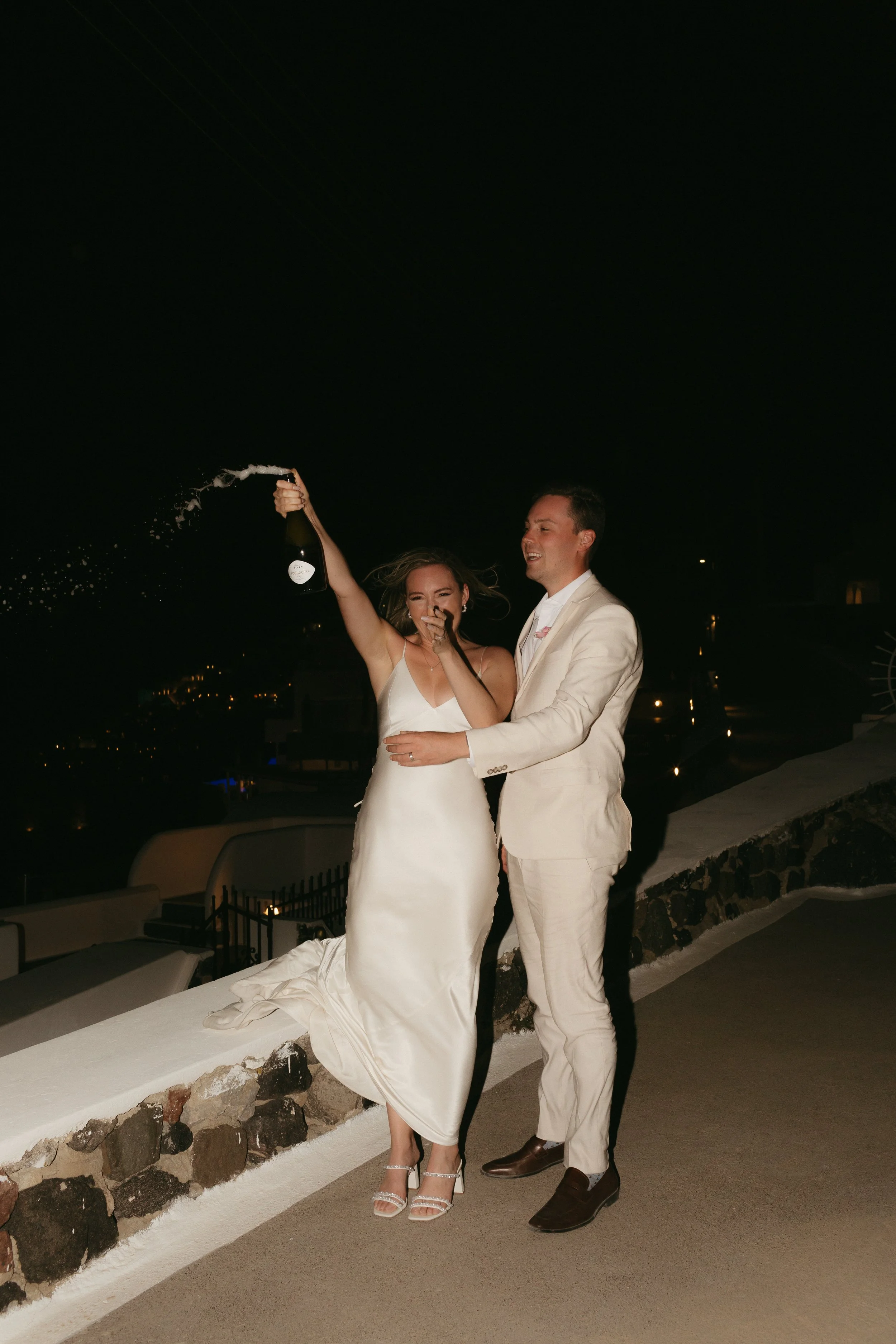 Elopement photo inspiration. Elopement celebration photos.