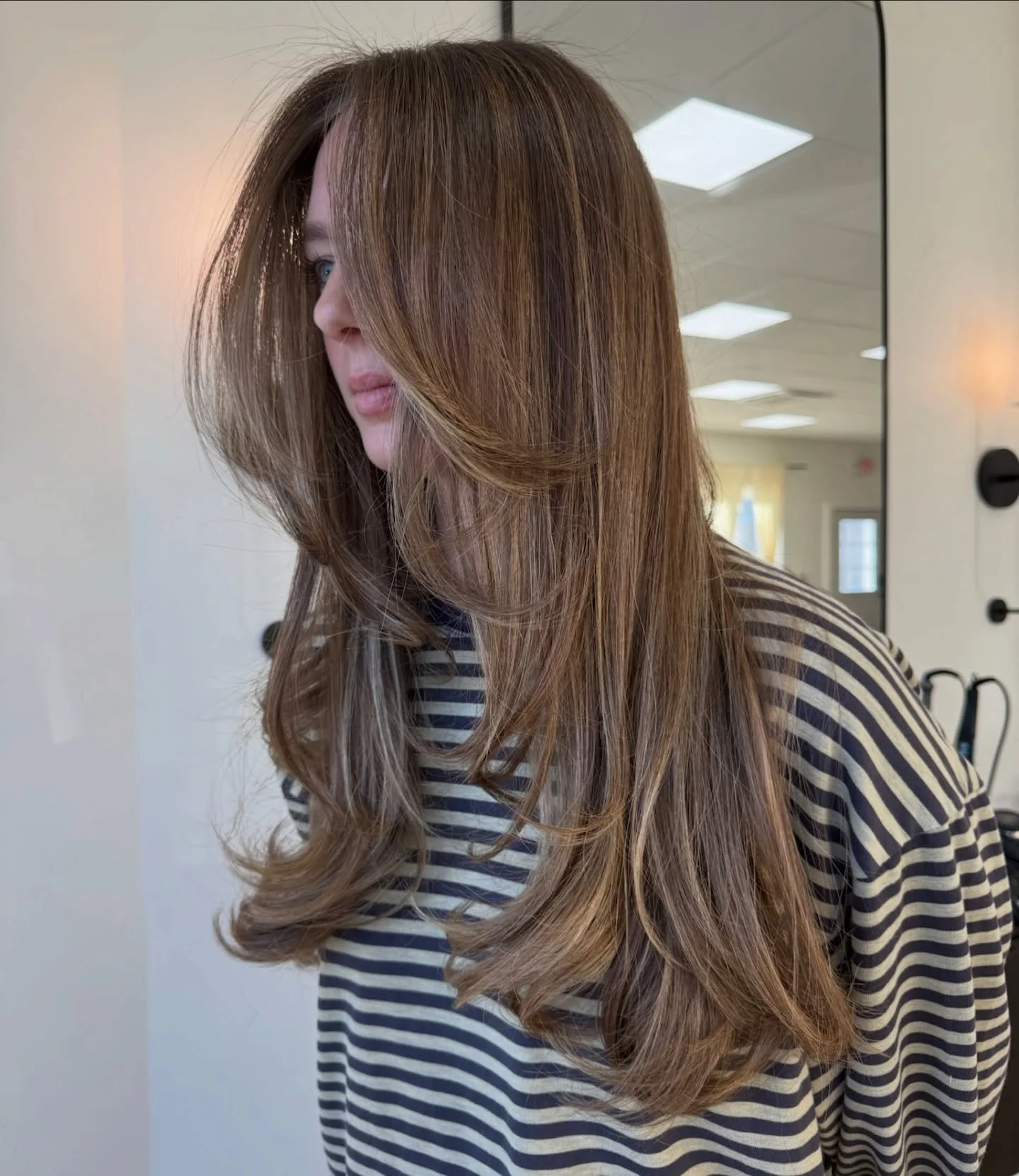 Luxury is effortless.

Shiny, healthy hair with soft movement &amp; custom color placement for that effortless glow ✨

Link in bio to book.

#longislandhair 
#longislandhairstylist 
#longislandbalayage 
#longislandblonde 
#hairstylistsofinstagram