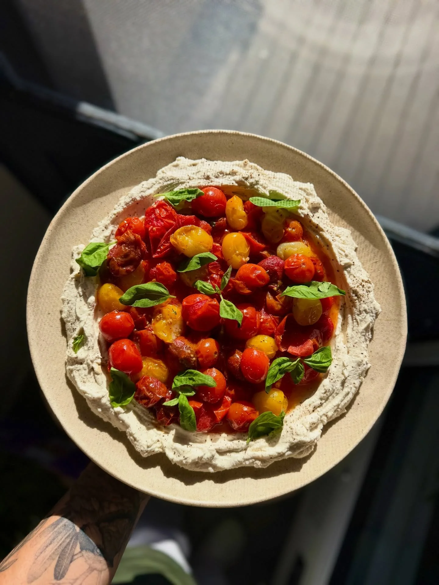 A few snaps from the first retreat of the year @kingparrotcottages with @retreathere ✨

Tomato, lemon, freshness - with a mandatory slice of focaccia. The heart of summer (and a nod to my home country) ✨