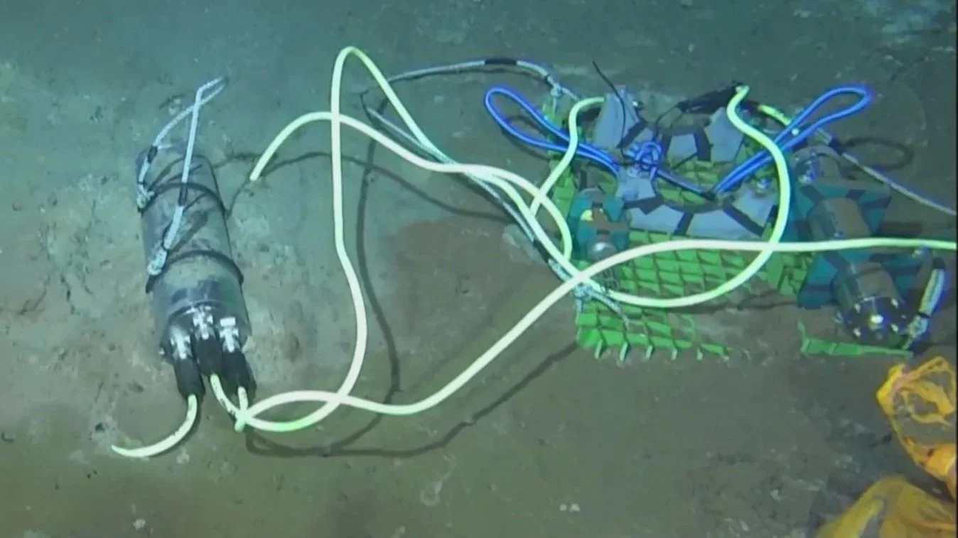 First Universal SMART Cable Sensor System Deployed