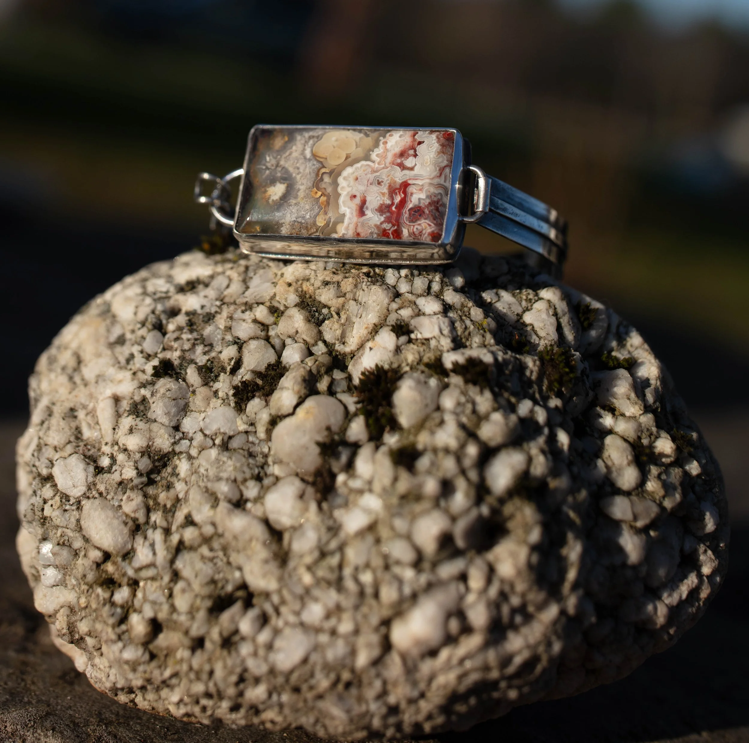 cuff moss agate w- hinge.jpg