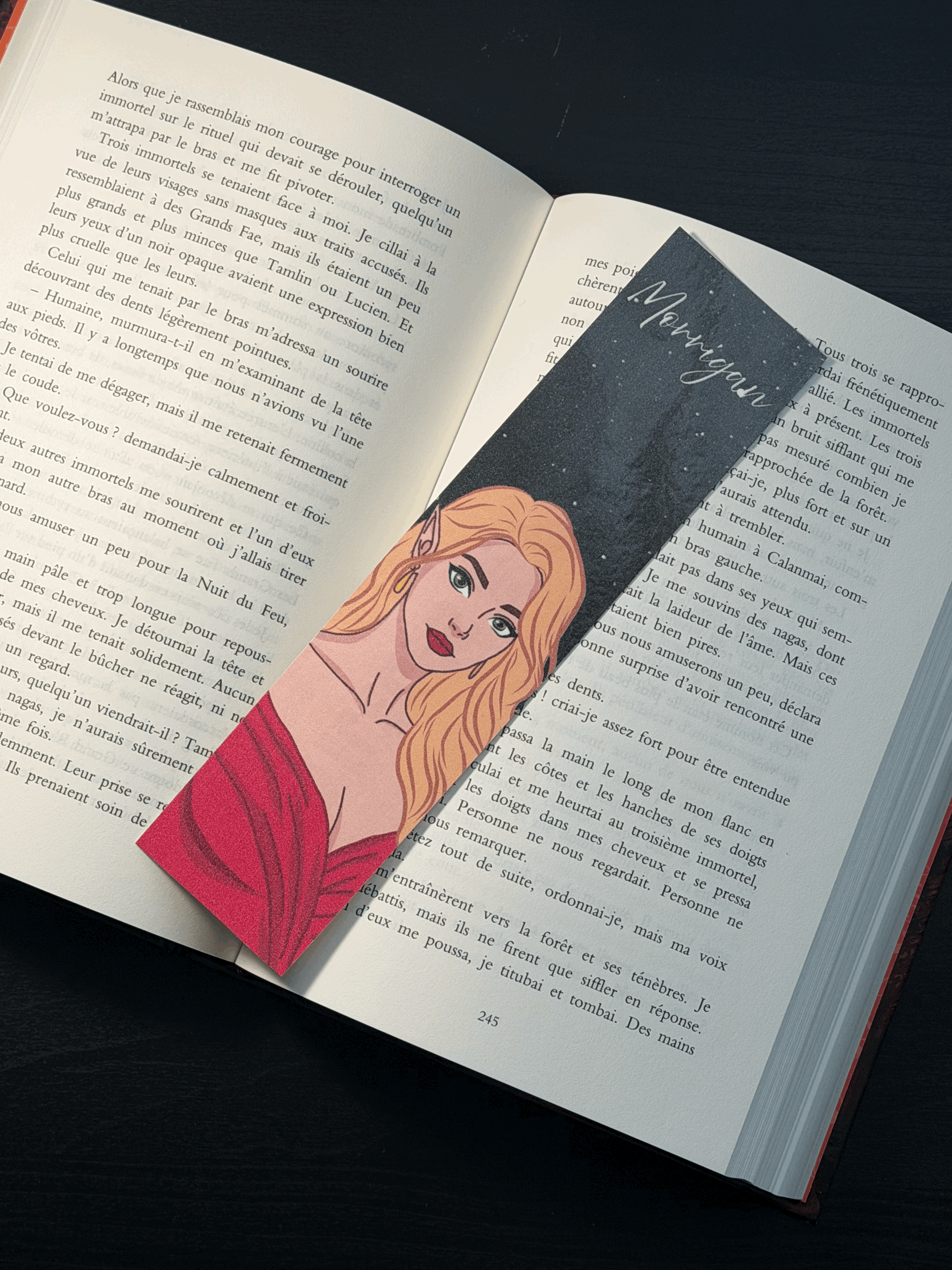 Signet - Morrigan de la série ACOTAR