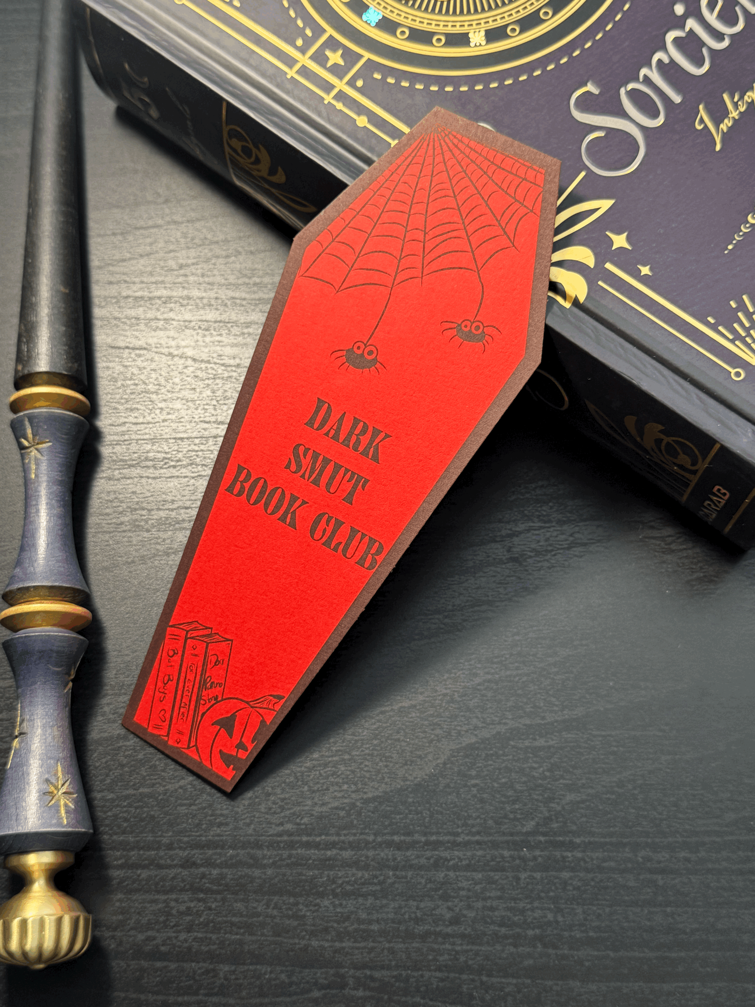 Signet en carton rouge - Cercueil