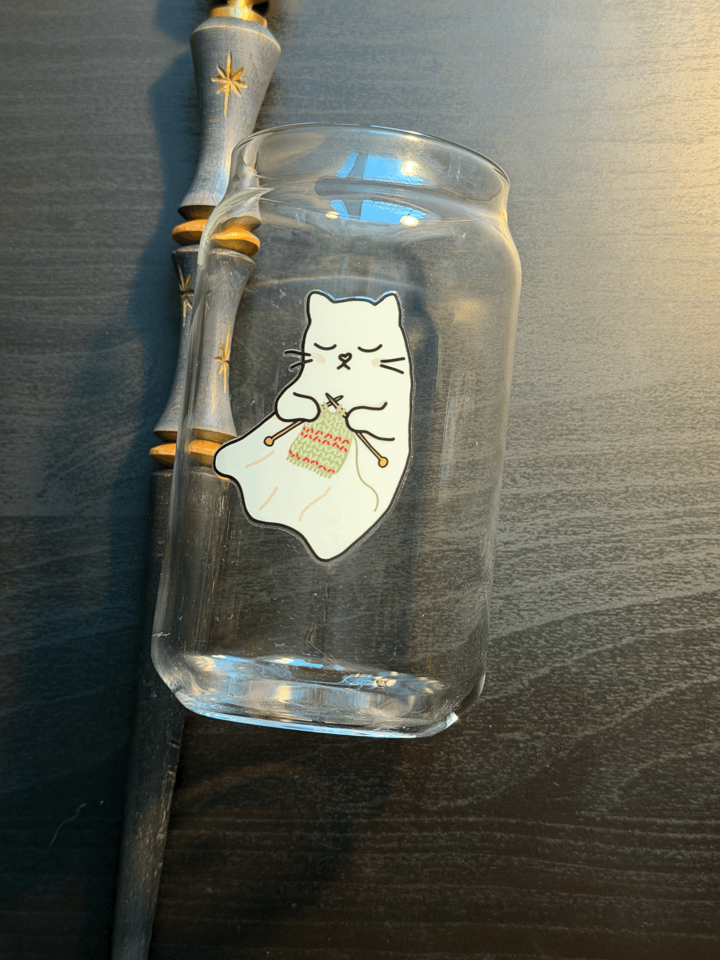 Verre - Chat-Fantôme qui tricote
