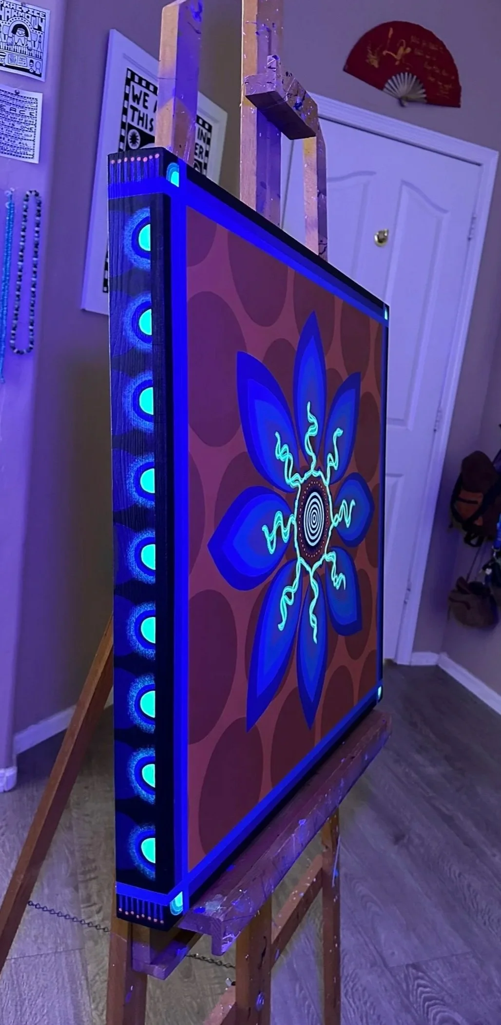 electric+daisy+lightning+bolt+2+of+4.jpg