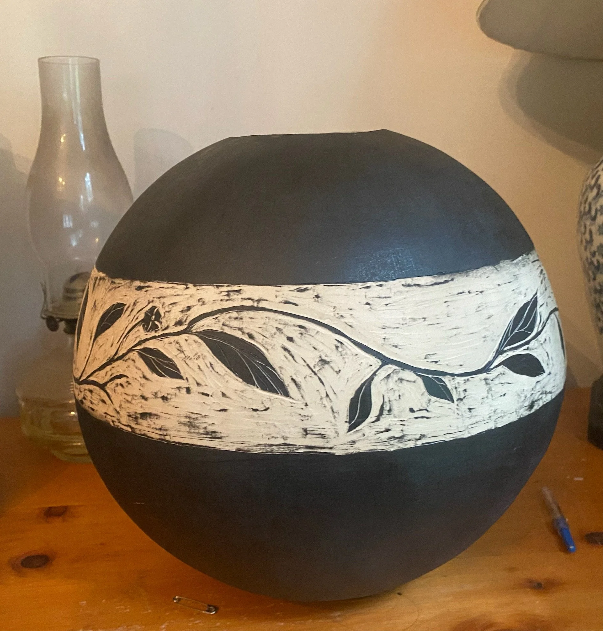  Sgraffito Bowl  
Hand-built white clay, black underglaze 