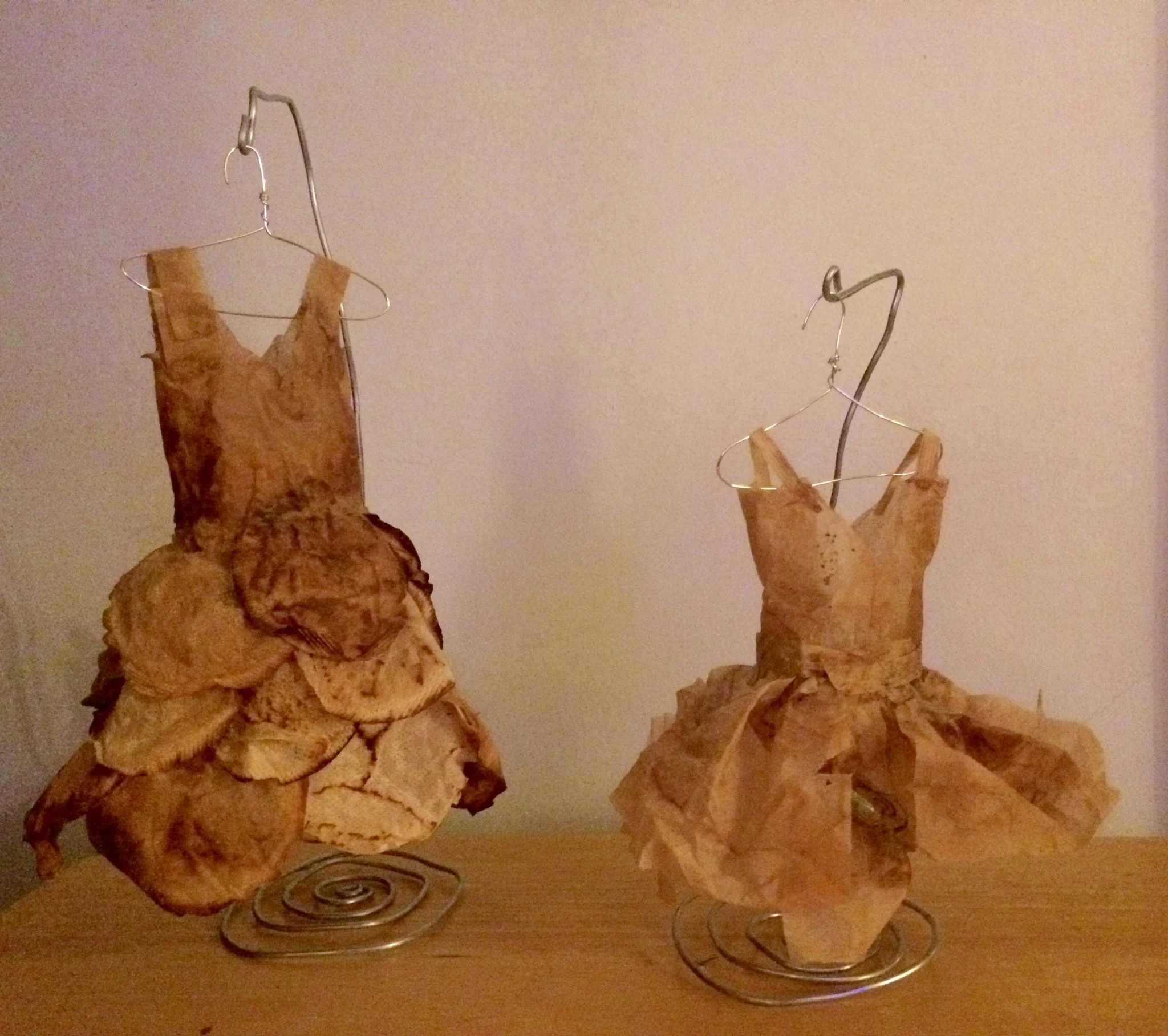  Tea Time  
Small dresses made of used teabags
